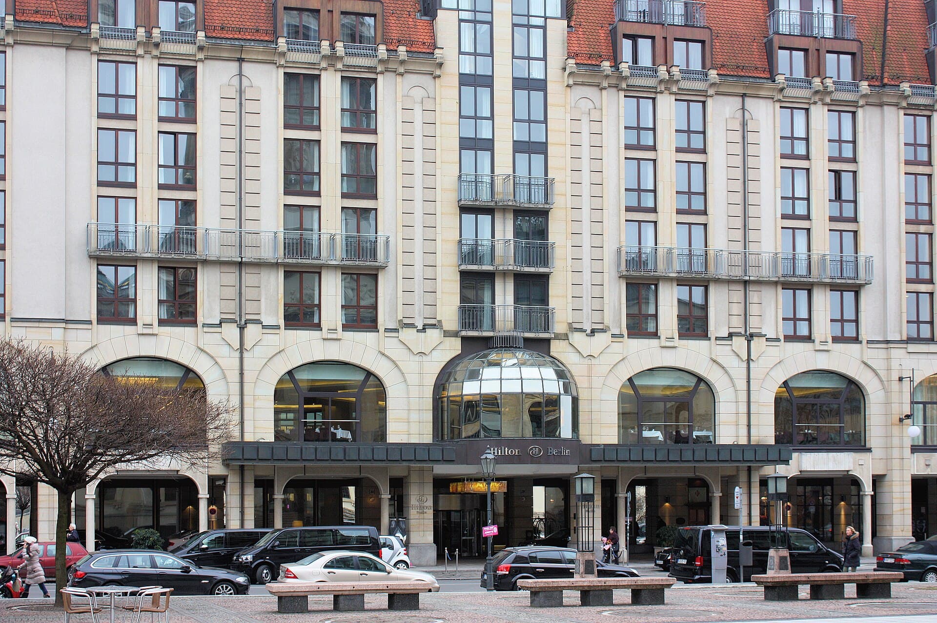 Hilton Berlin (via Wikimedia Commons, CC BY 3.0)