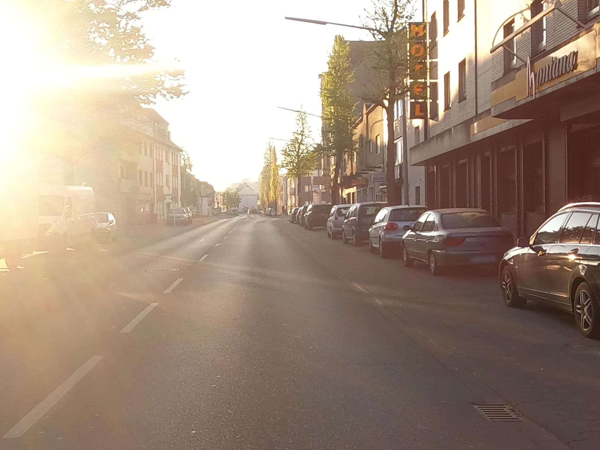 Street view near Hotel Montana, Mönchengladbach — © dasbrin (CC BY-SA · Mapillary)