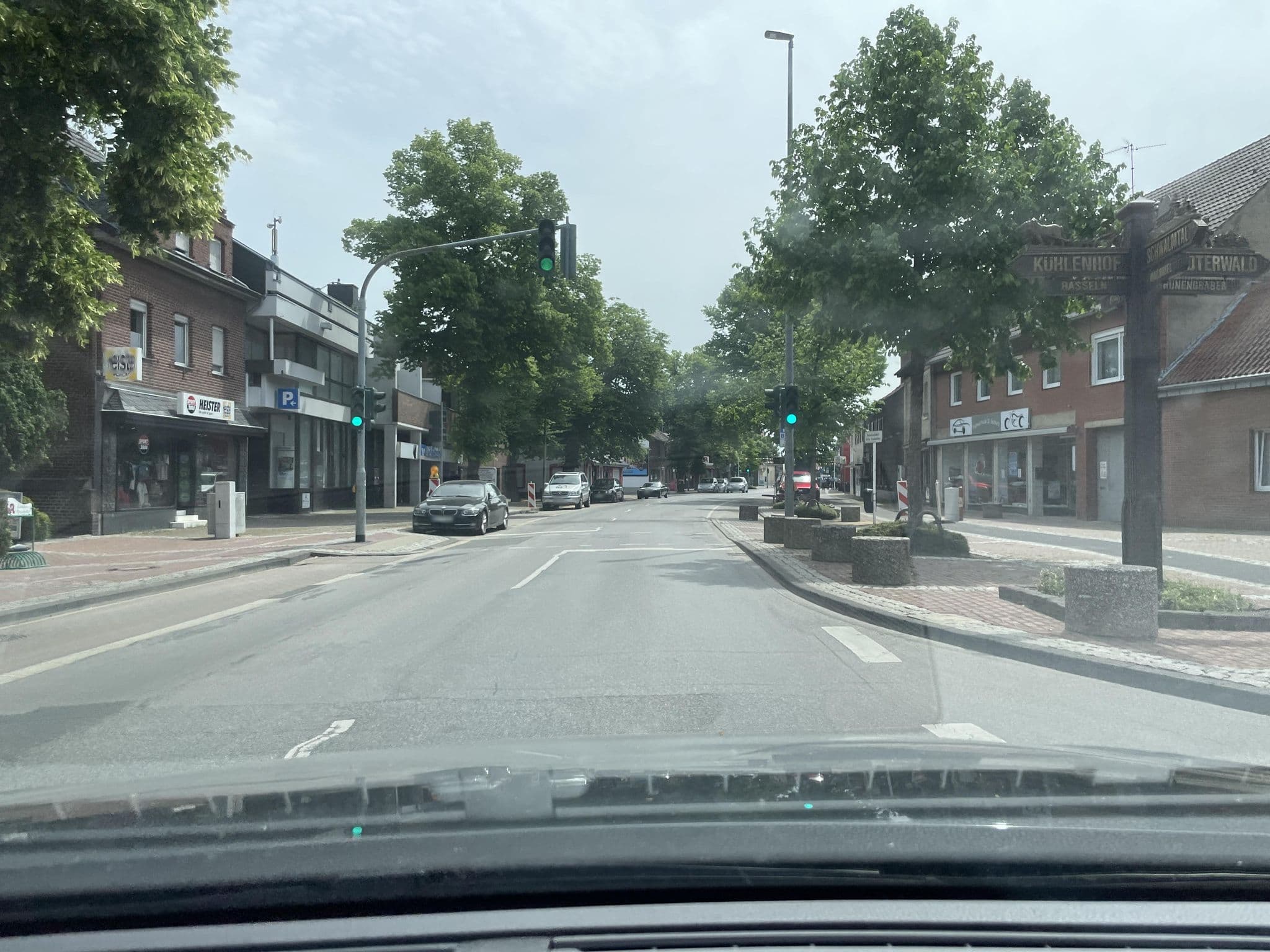 Street view near Hotel-Restaurant Lindenhof, Schwalmtal — © endradon (CC BY-SA · Mapillary)