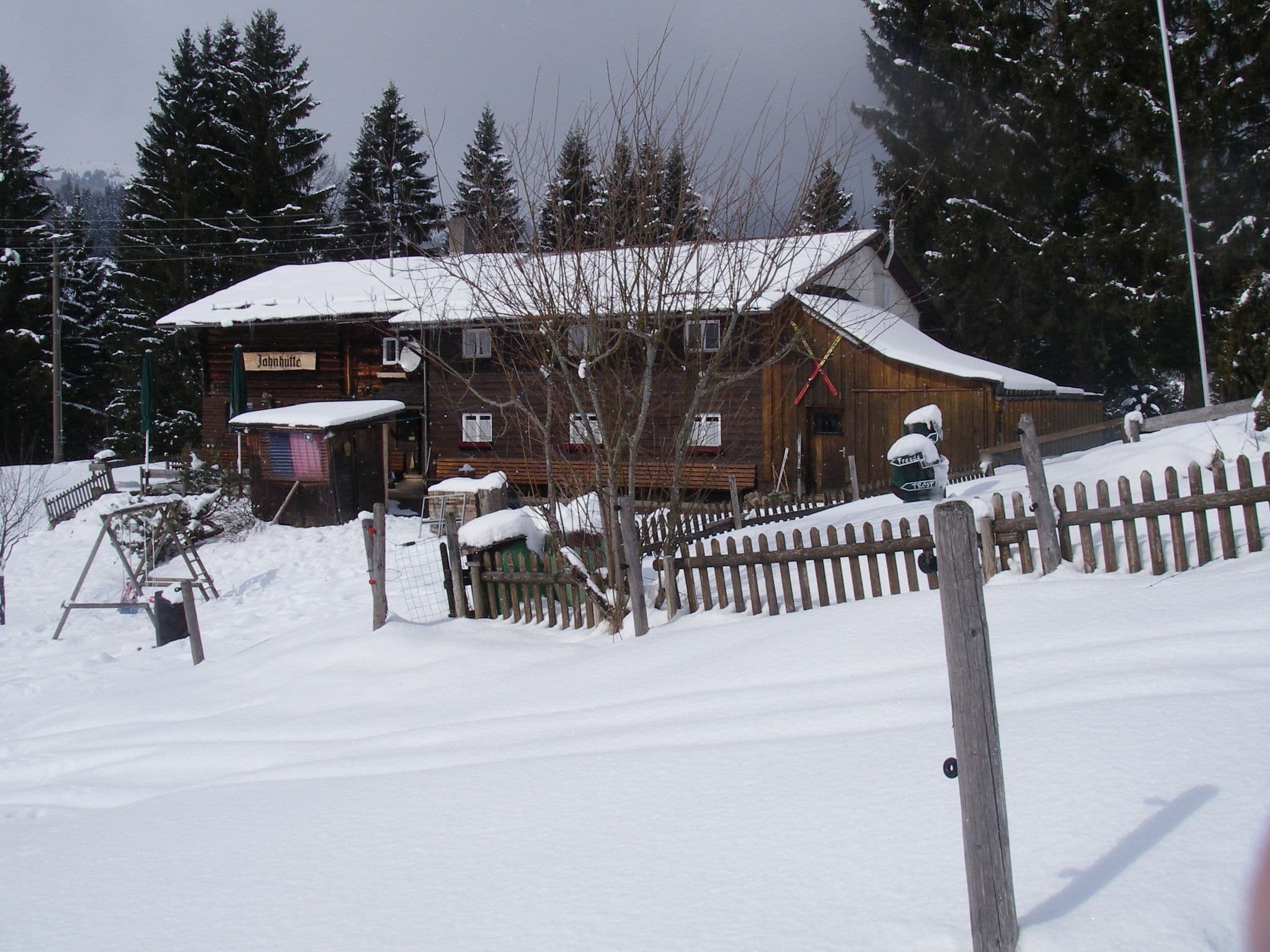 Street view near Jahnhütte, Hirschegg