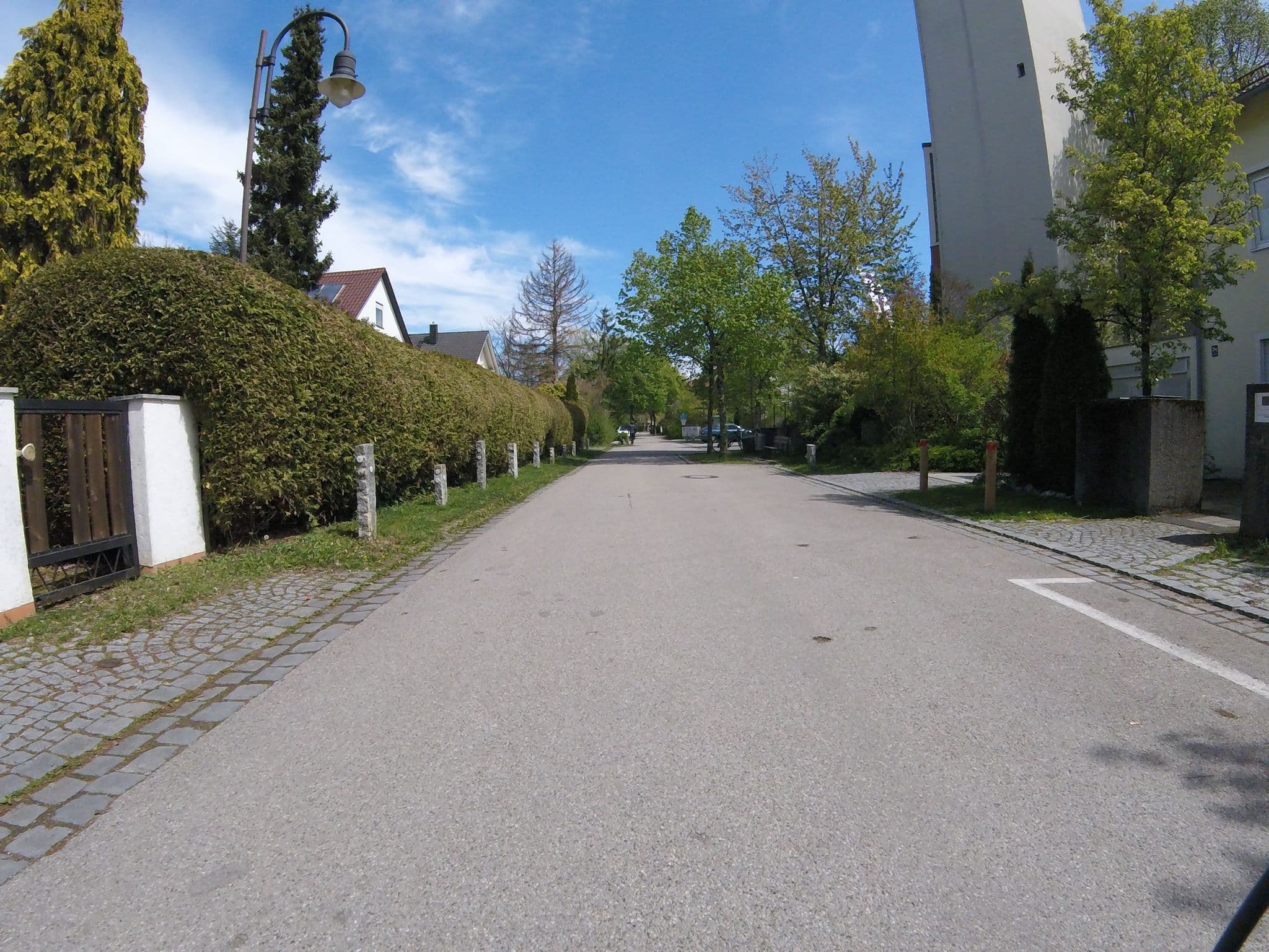 Street view near Hotel Siegfried, Ottobrunn bei München — © tonicity (CC BY-SA · Mapillary)
