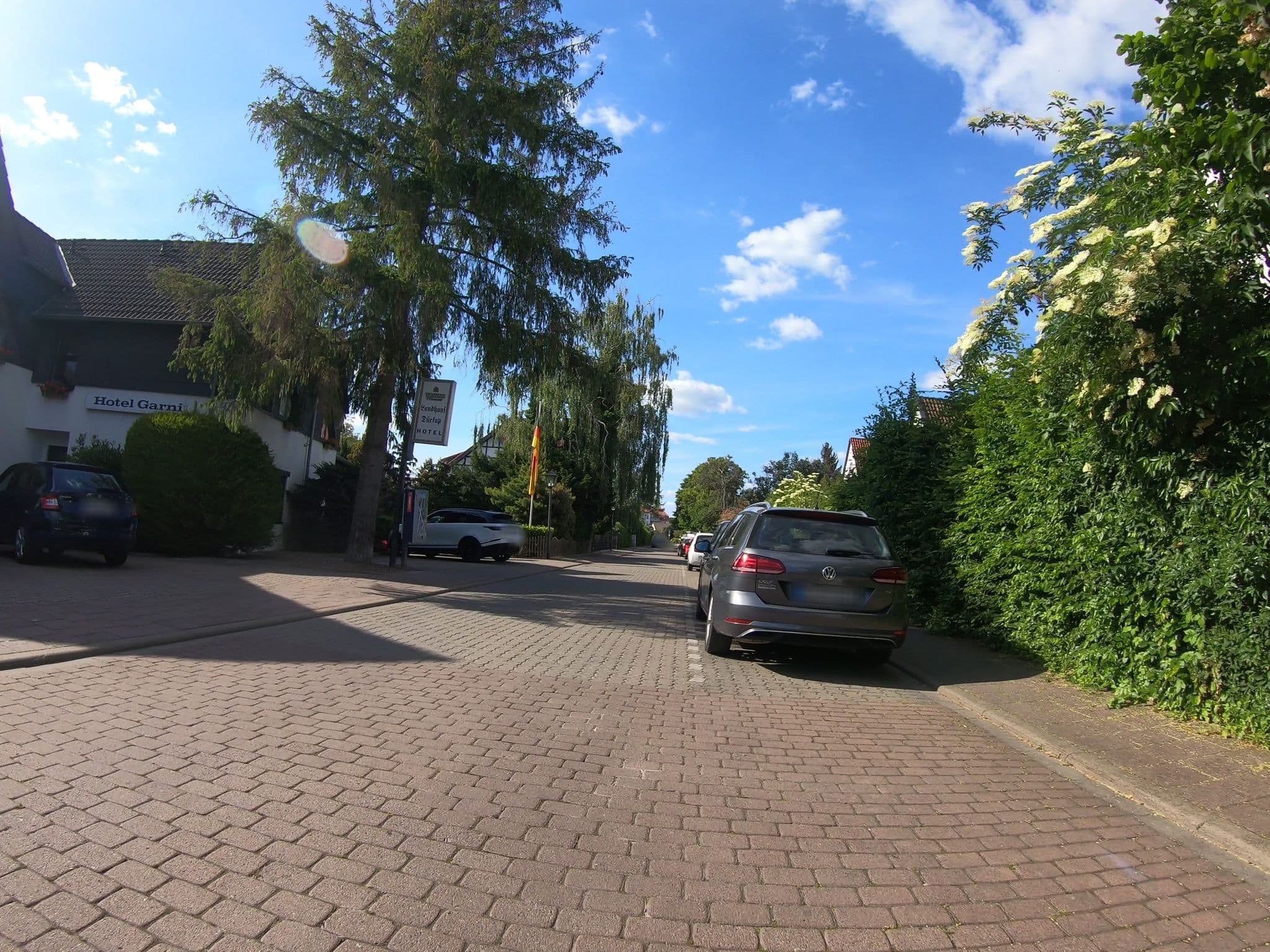 Street view near Hotel Garni - Landhaus Dürkop, Wolfenbüttel — © m4p1ll4ry (CC BY-SA · Mapillary)