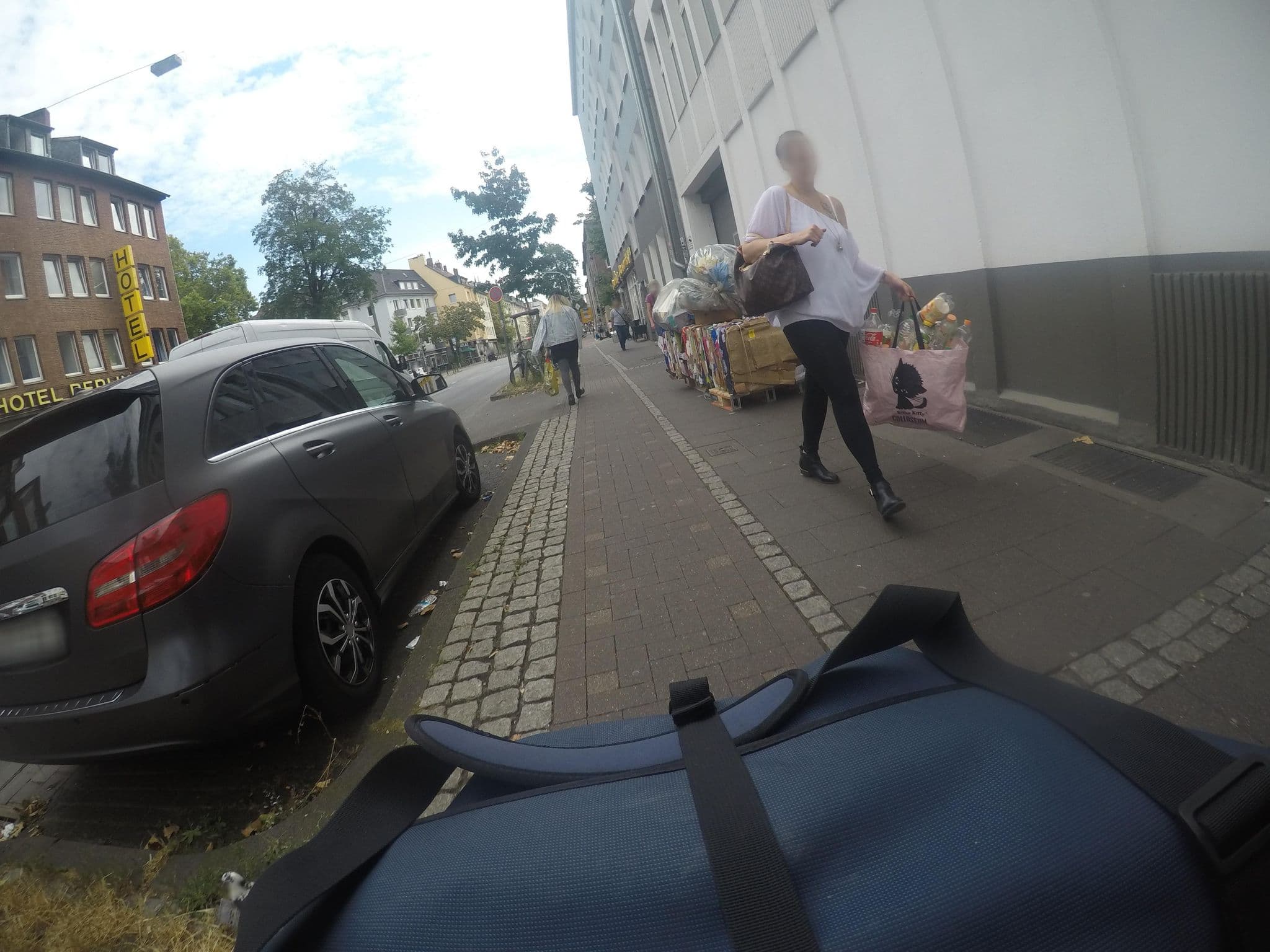 Street view near Berliner Hof, Düsseldorf — © mfa (CC BY-SA · Mapillary)