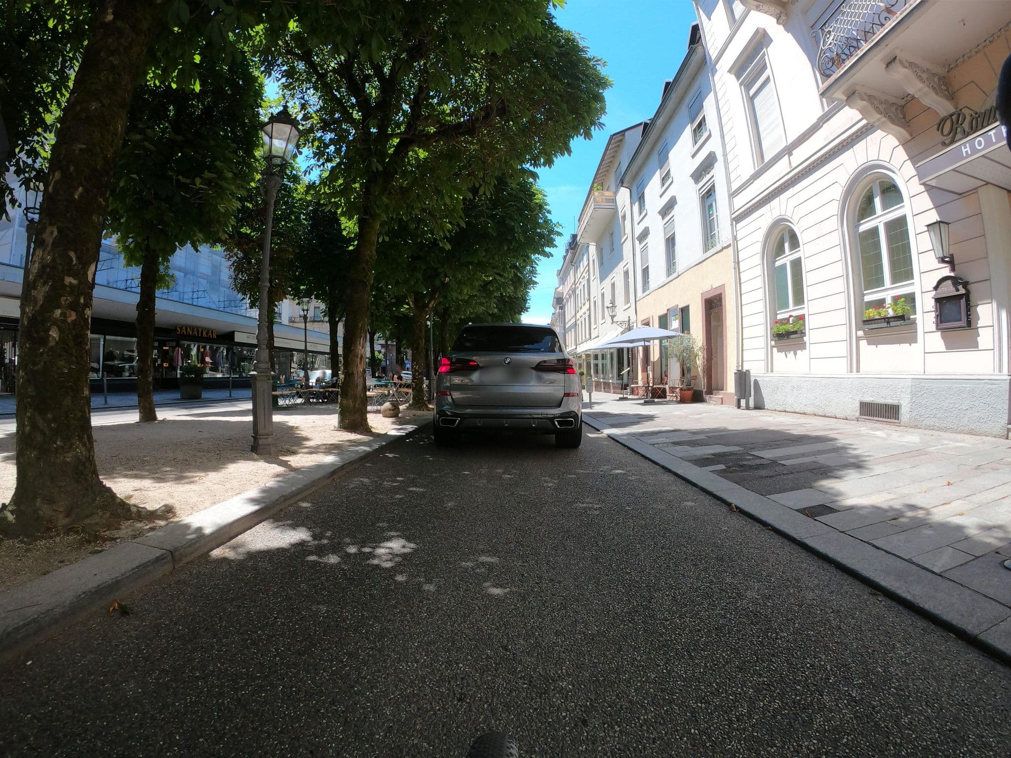 Street view near Römerhof, Baden-Baden — © bittelwangen (CC BY-SA · Mapillary)