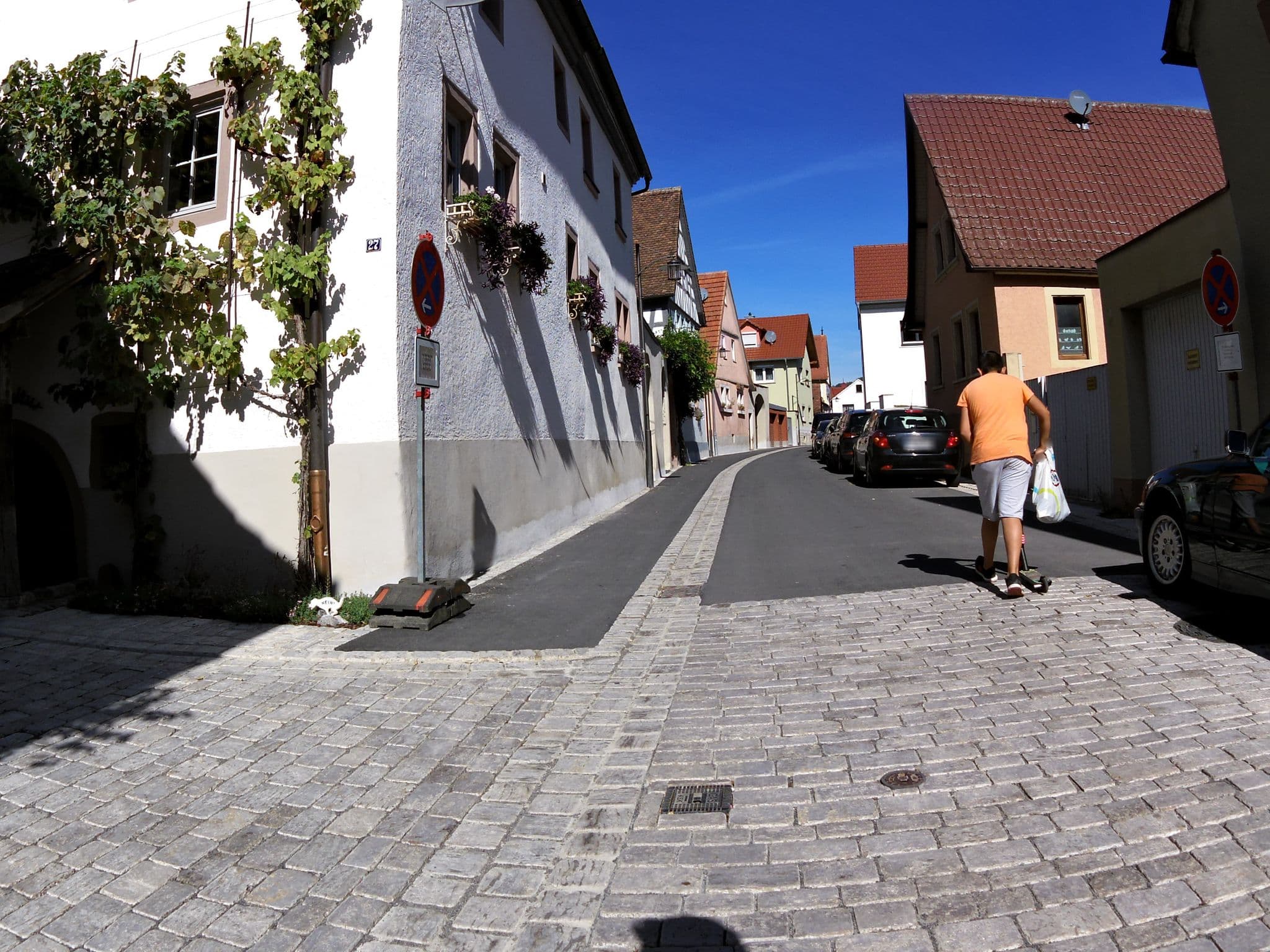 Street view near Michlshof, Margetshöchheim — © zoegglmeyr (CC BY-SA · Mapillary)