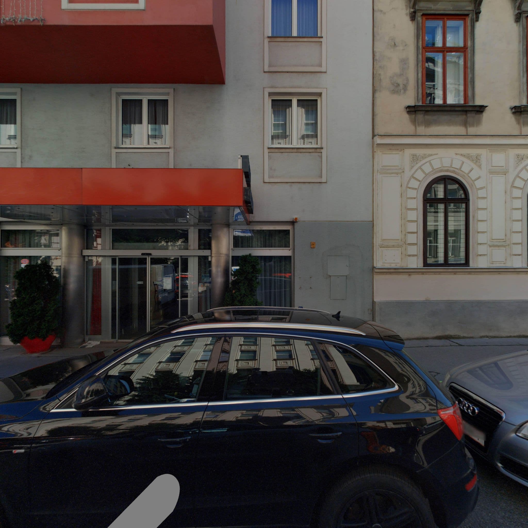 Street view near Hotel Boltzmann, Alsergrund — © eliasgander (CC BY-SA · Mapillary)