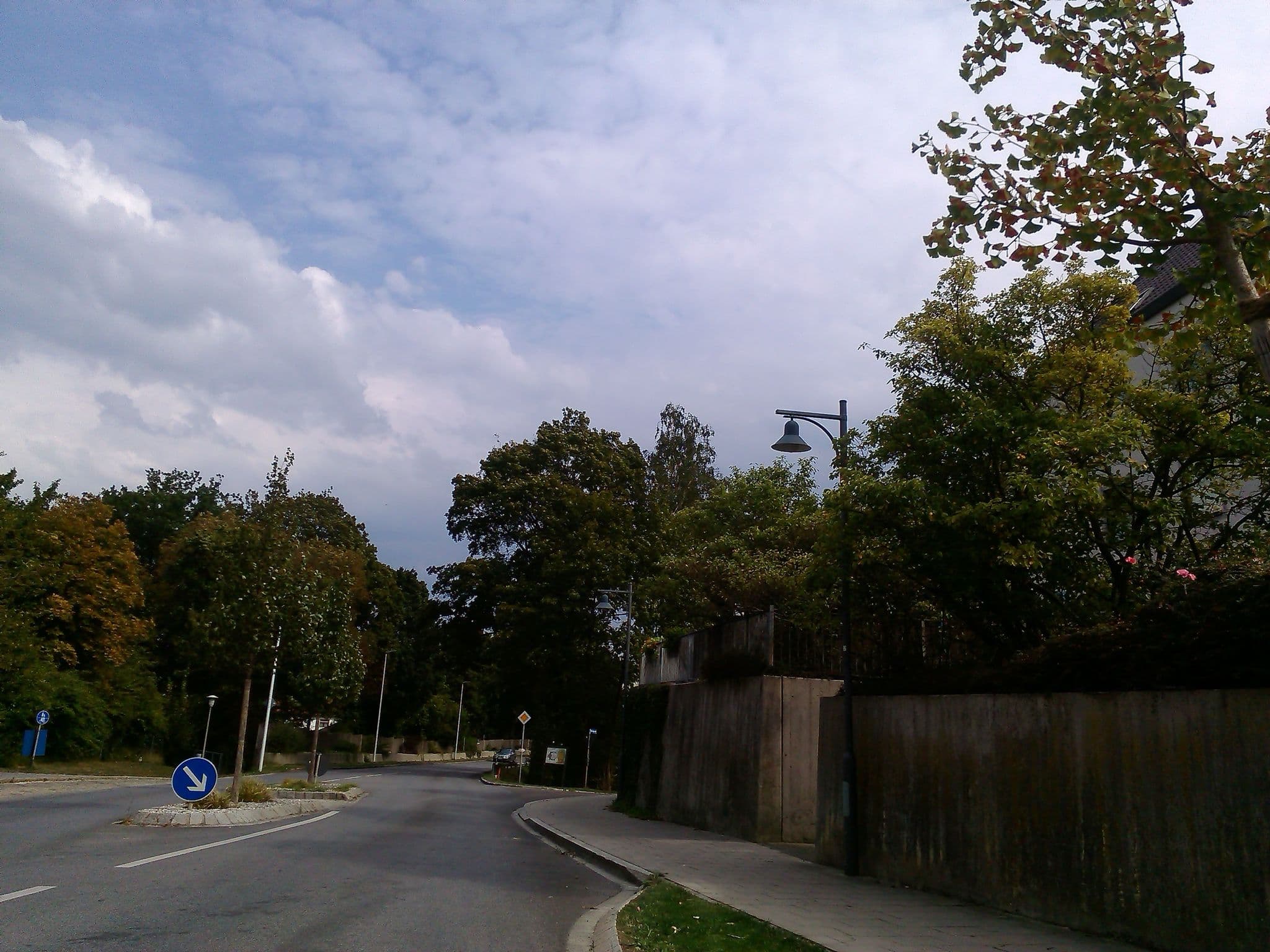 Street view near Hotel Parsberg, Puchheim — © maturion (CC BY-SA · Mapillary)