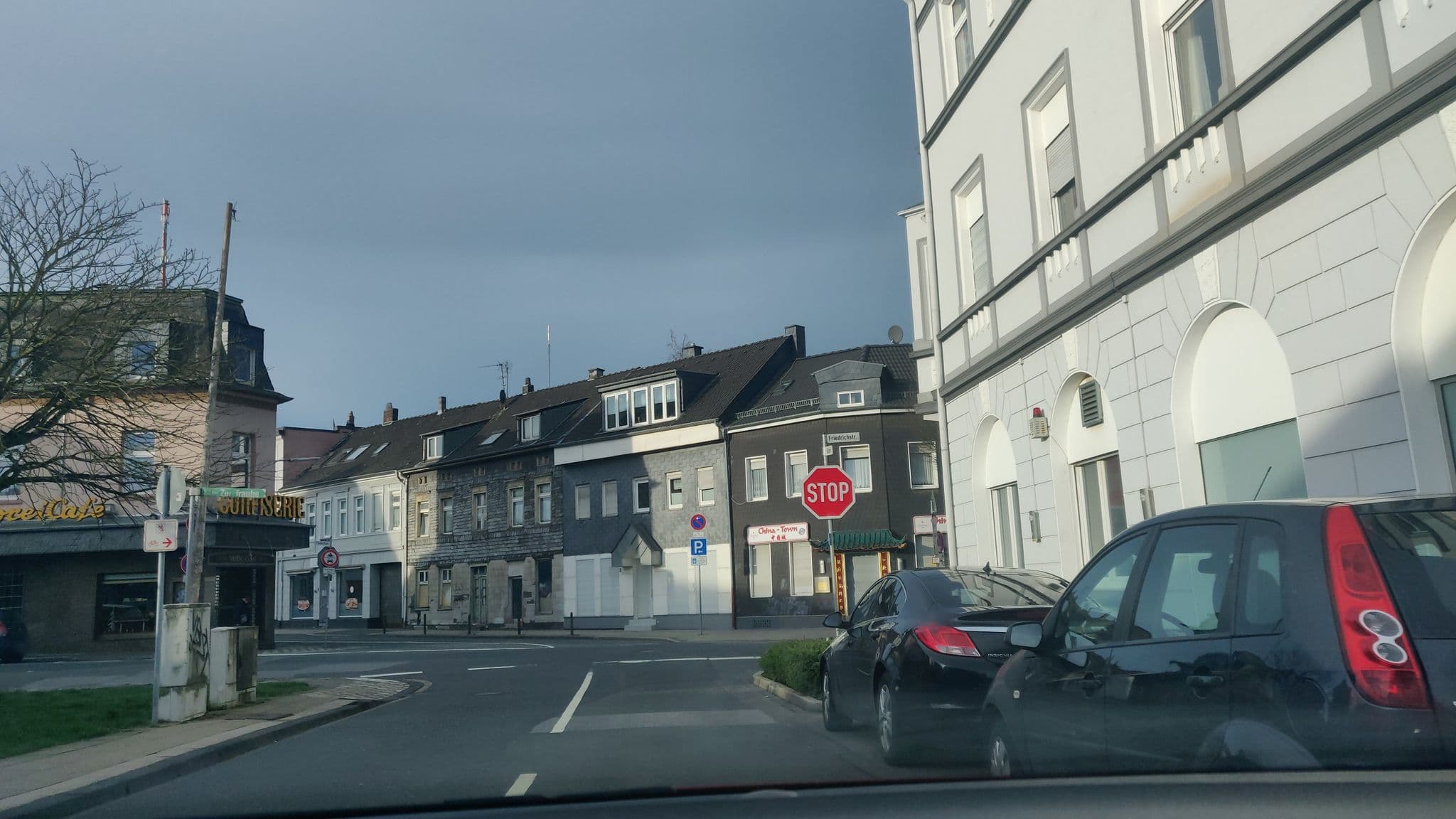 Street view near Garni Hotel Zur Traube, Velbert — © mighty_eighty (CC BY-SA · Mapillary)