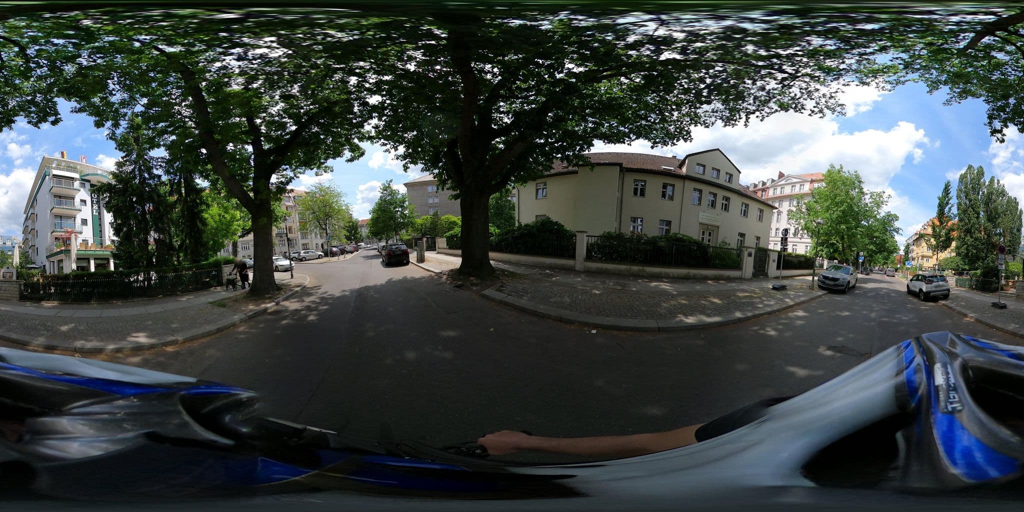 Street view near Hotel Villa Kastania Berlin, Westend — © eserte (CC BY-SA · Mapillary)