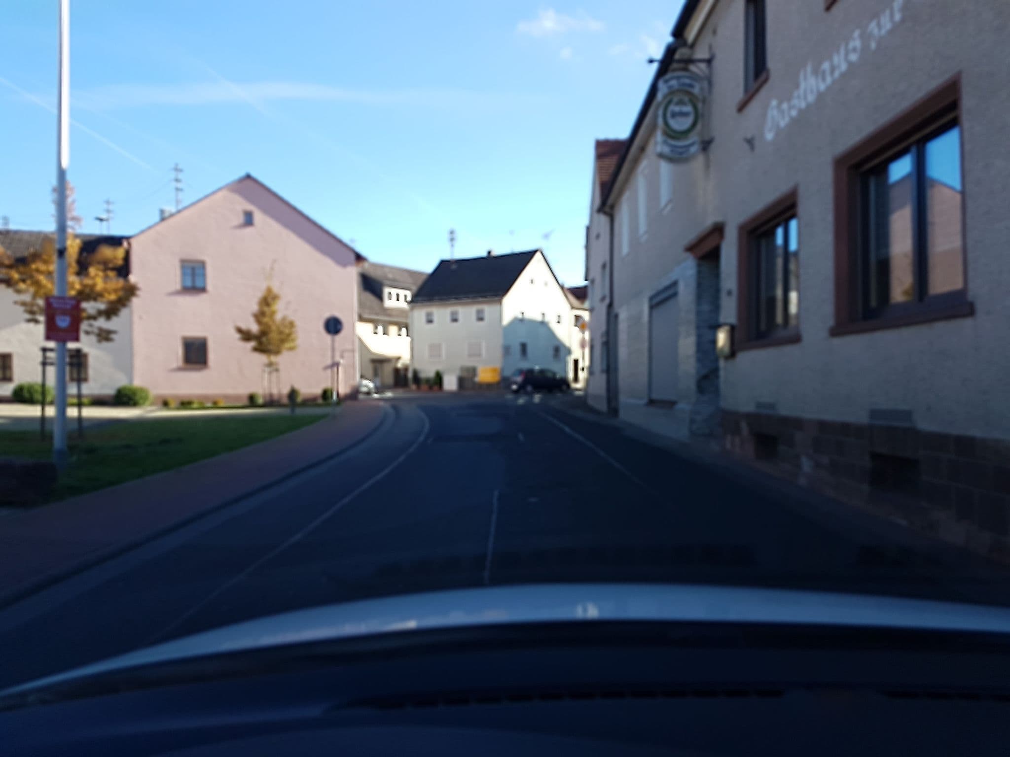 Street view near Zur Linde, Kleinwallstadt — © changchun1 (CC BY-SA · Mapillary)
