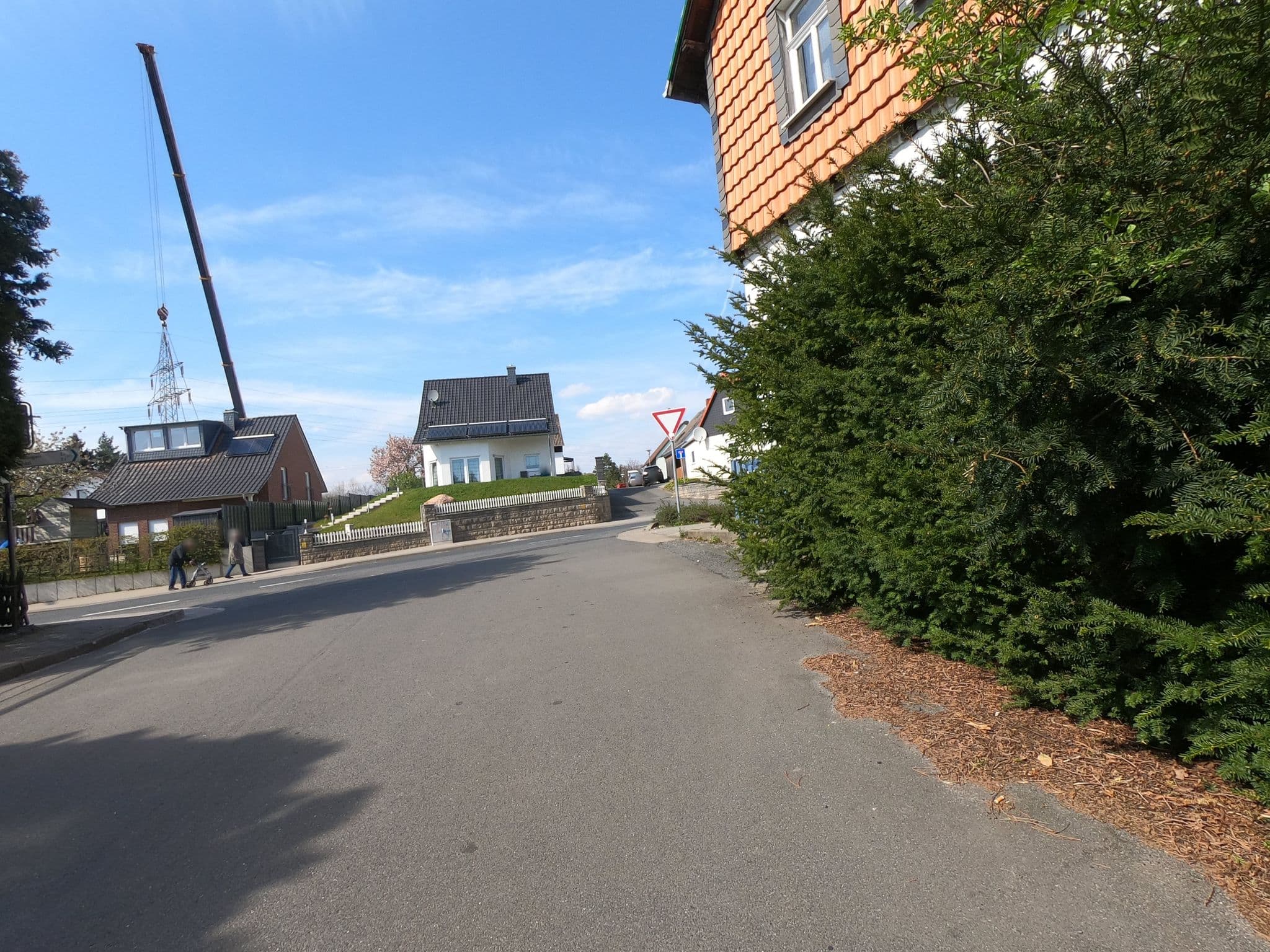 Street view near Hotel Zum Weinberg, Rautheim — © u14183 (CC BY-SA · Mapillary)