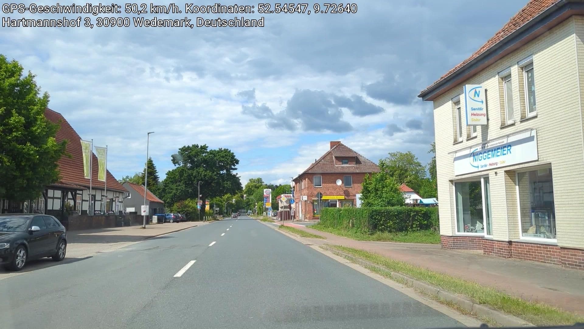 Street view near Zum Eichenkrug, Lindwedel — © hotteliene (CC BY-SA · Mapillary)