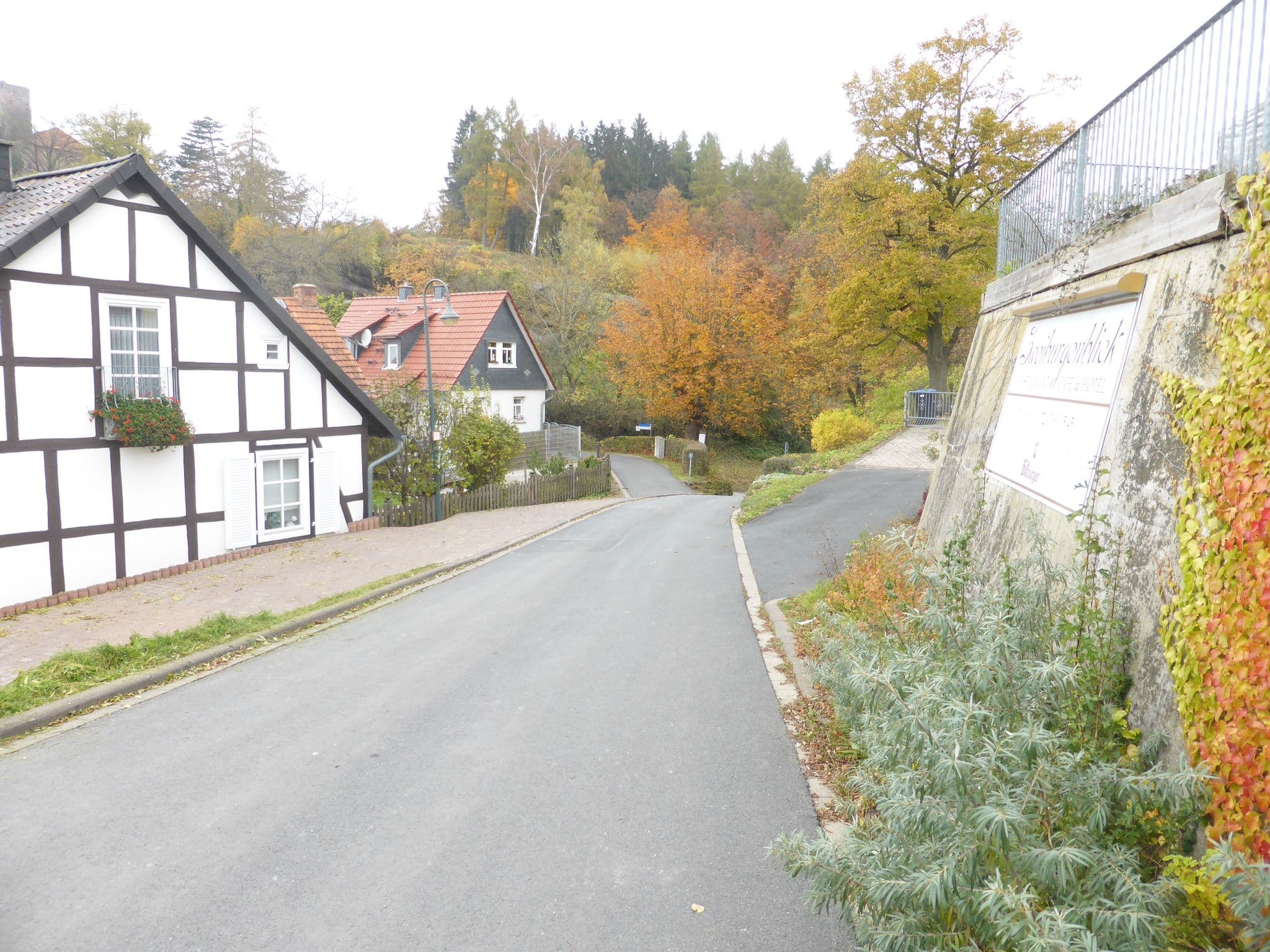 Street view near Zweiburgenblick, Arenshausen — © sennewald63 (CC BY-SA · Mapillary)