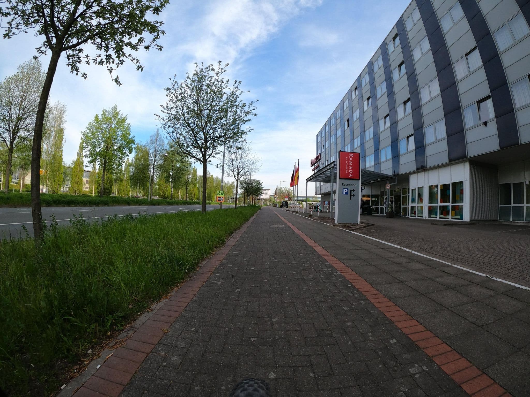 Street view near Ramada by Wyndham, Laatzen — © Langfahrer (CC BY-SA · Mapillary)