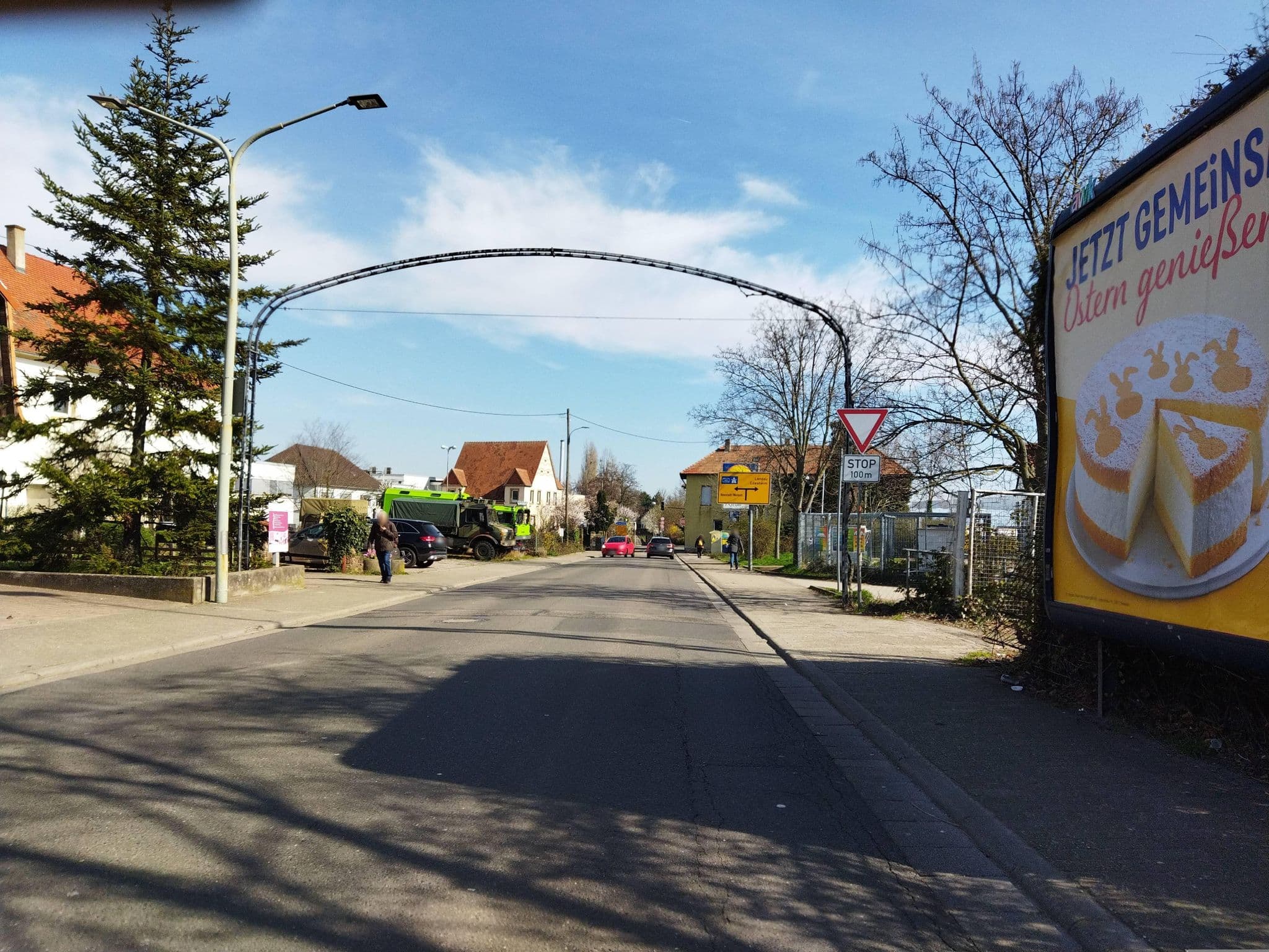Street view near Gutshof-Ziegelhütte, Edenkoben — © changchun1 (CC BY-SA · Mapillary)