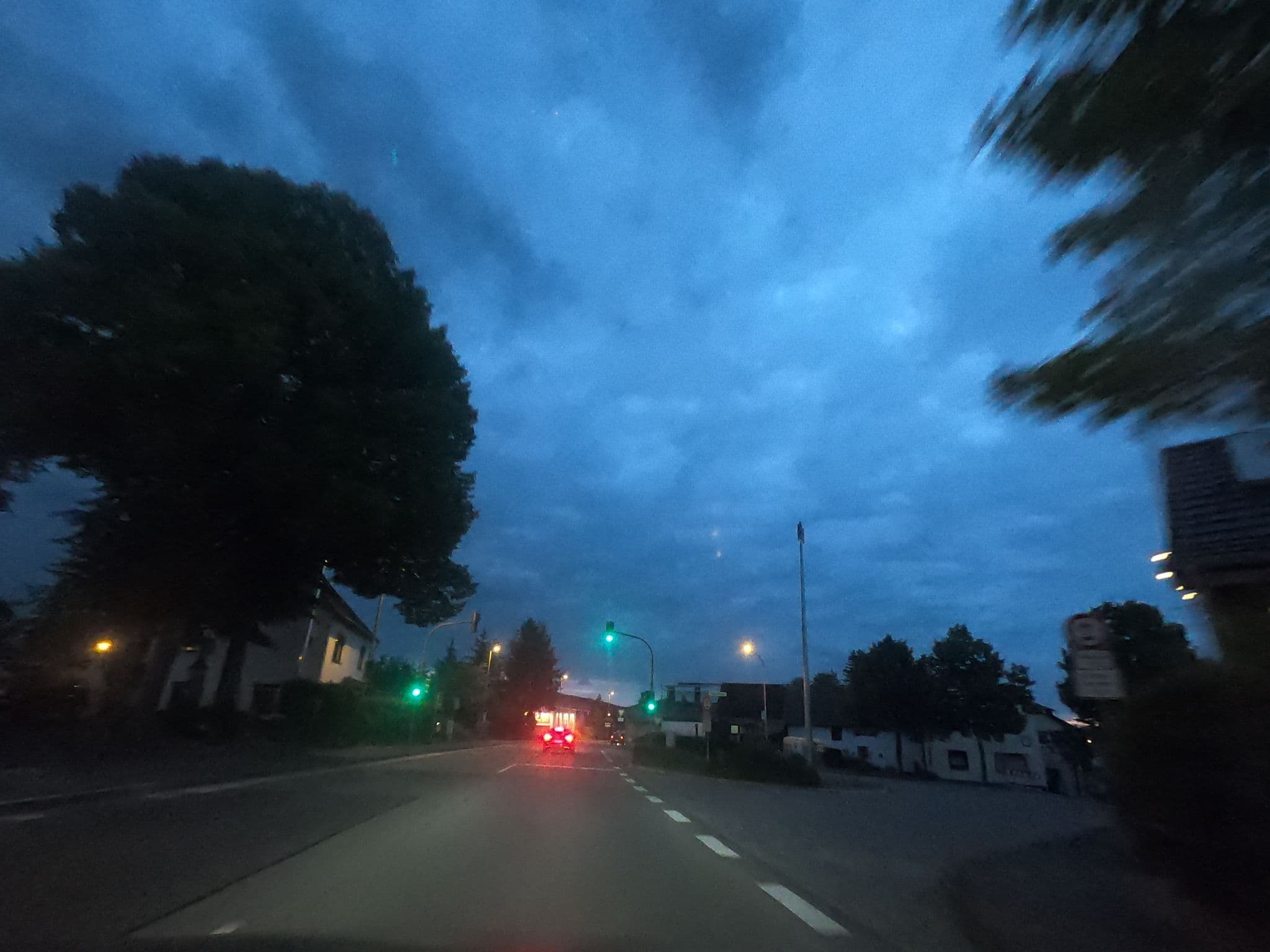 Street view near Wirthaus Himberg, Frohnen — © countzero5 (CC BY-SA · Mapillary)