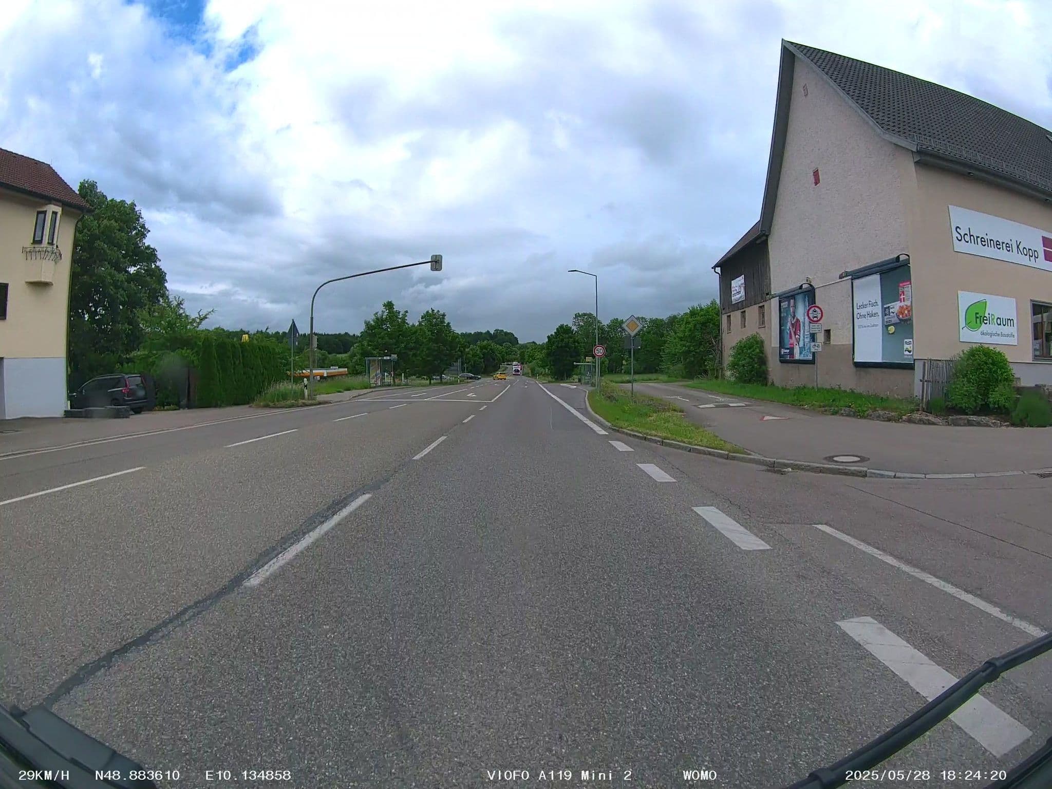 Street view near Gasthof Kellerhaus, Hüttlingen — © soulcover (CC BY-SA · Mapillary)