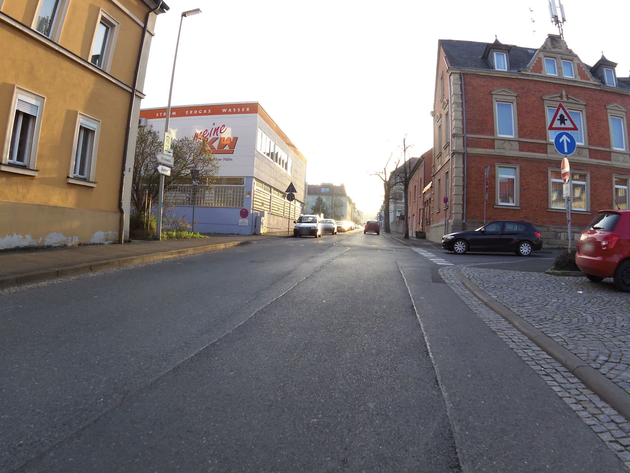 Street view near Kitzinger Hof, Kitzingen — © zoegglmeyr (CC BY-SA · Mapillary)