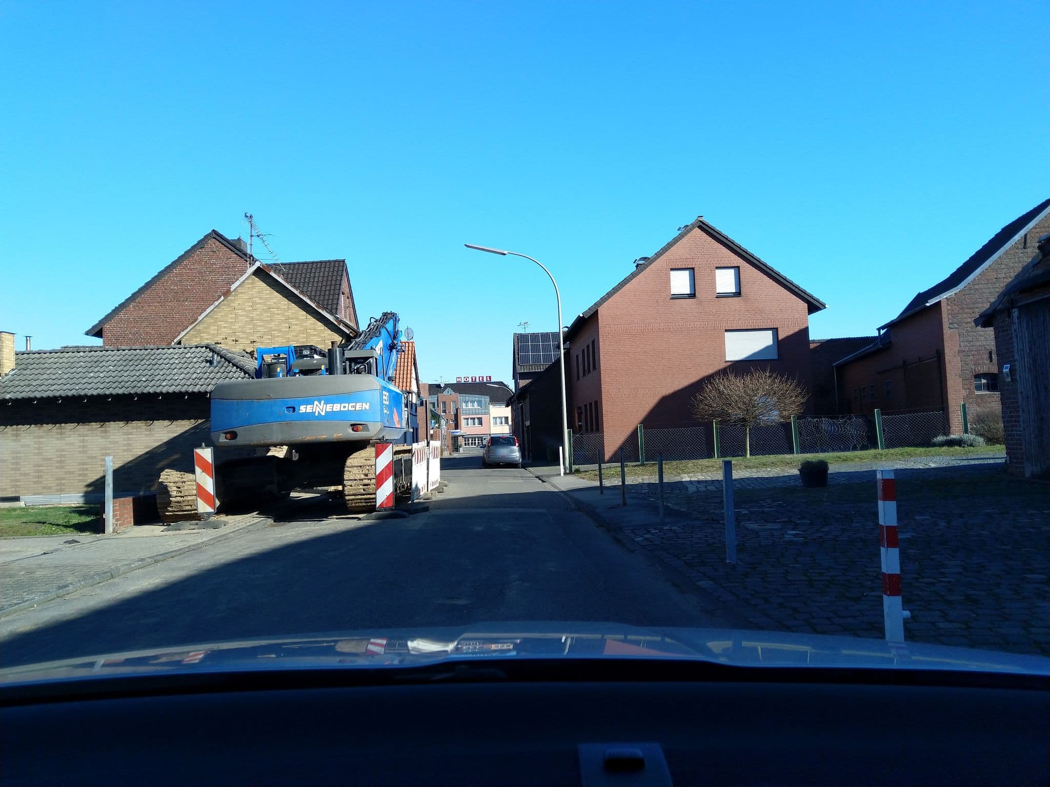 Street view near Bauernhofpension Marga Hülsen, Beeck — © lintux (CC BY-SA · Mapillary)