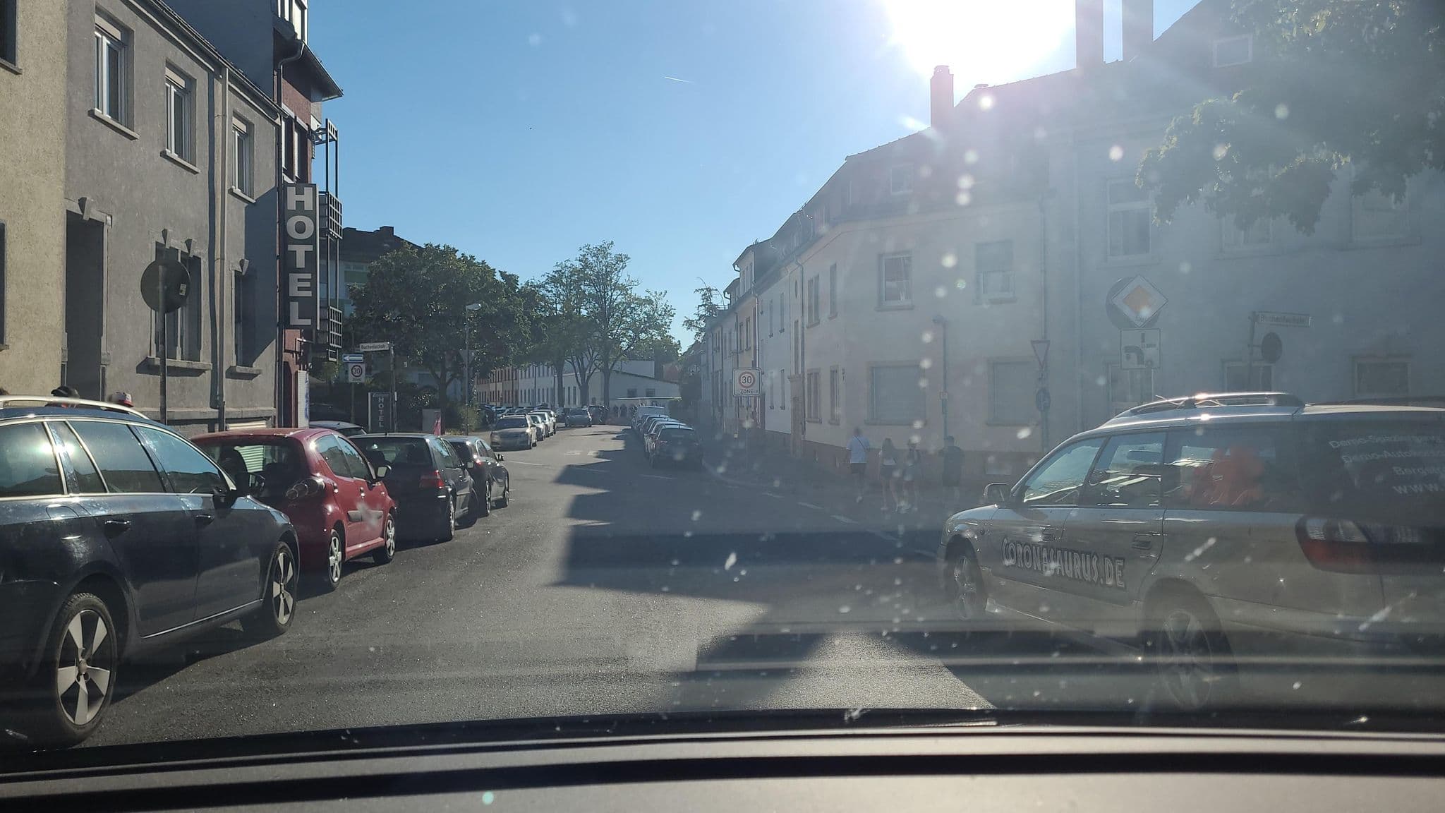 Street view near Hotel Altes Zollamt, Kaiserslautern — © sergcatalan (CC BY-SA · Mapillary)