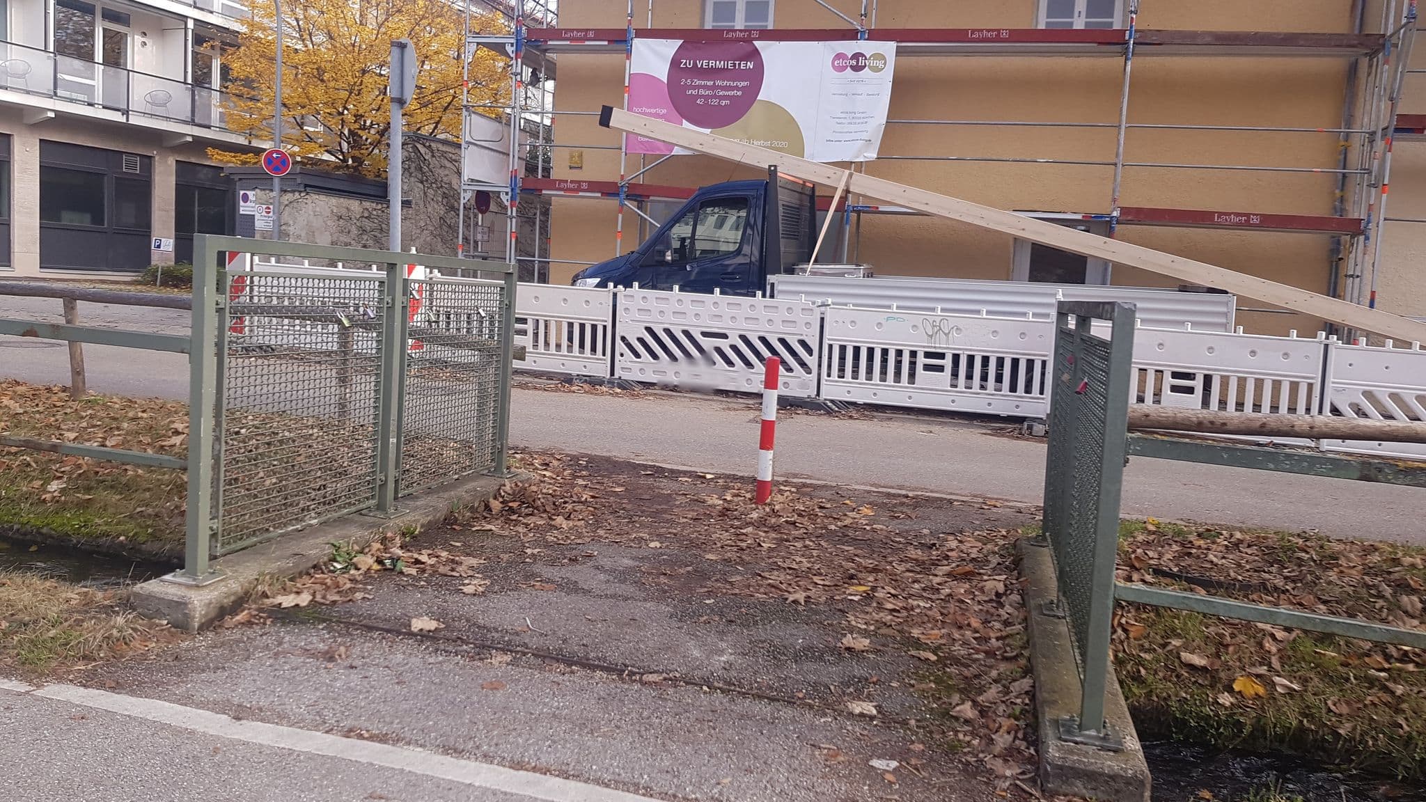 Street view near fab Hotel, Neubiberg — © thomas_munichways (CC BY-SA · Mapillary)