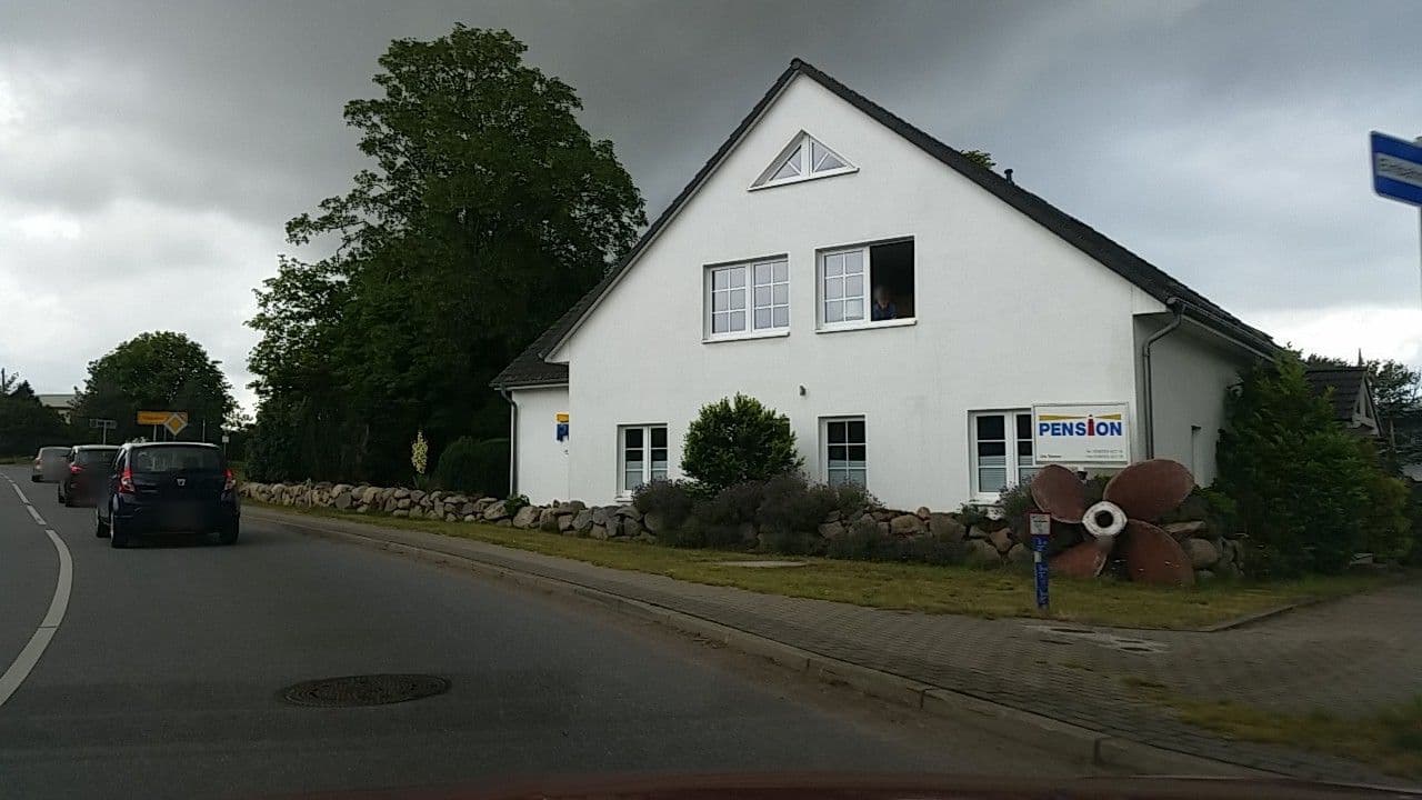 Street view near Zum Leuchtturm, Bastorf — © tian (CC BY-SA · Mapillary)