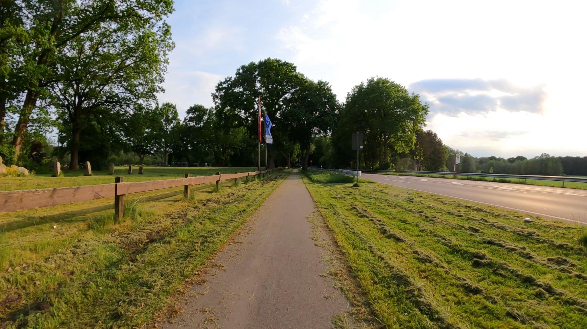 Street view near Landgasthaus Zum Estetal, Kakenstorf — © veloroute_hamburg (CC BY-SA · Mapillary)
