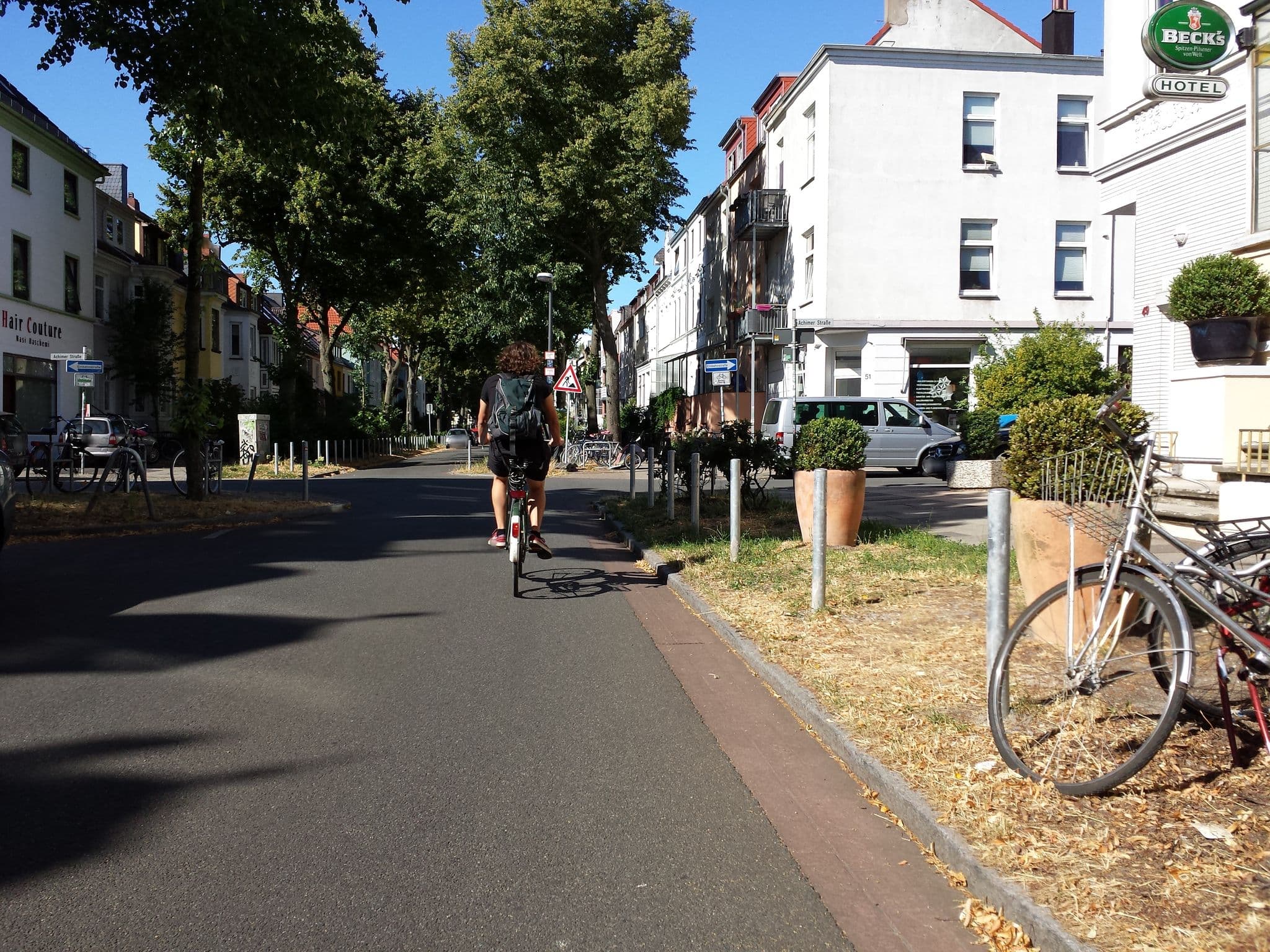 Street view near Hotel Haus Bremen, Bremen — © hubert87 (CC BY-SA · Mapillary)