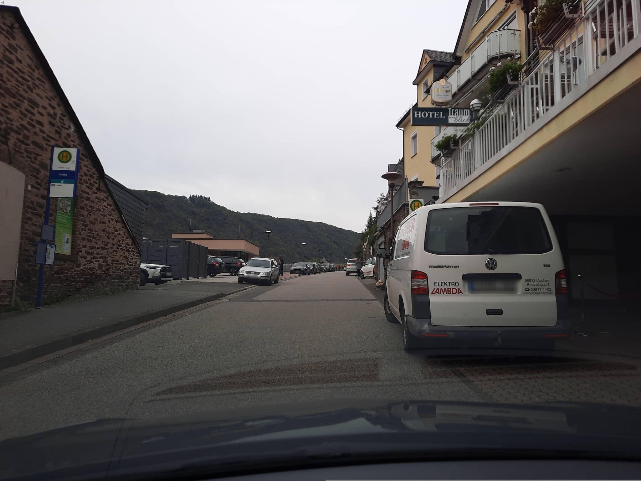 Street view near Hotel Traumblick, Cochem — © Lowiekse (CC BY-SA · Mapillary)