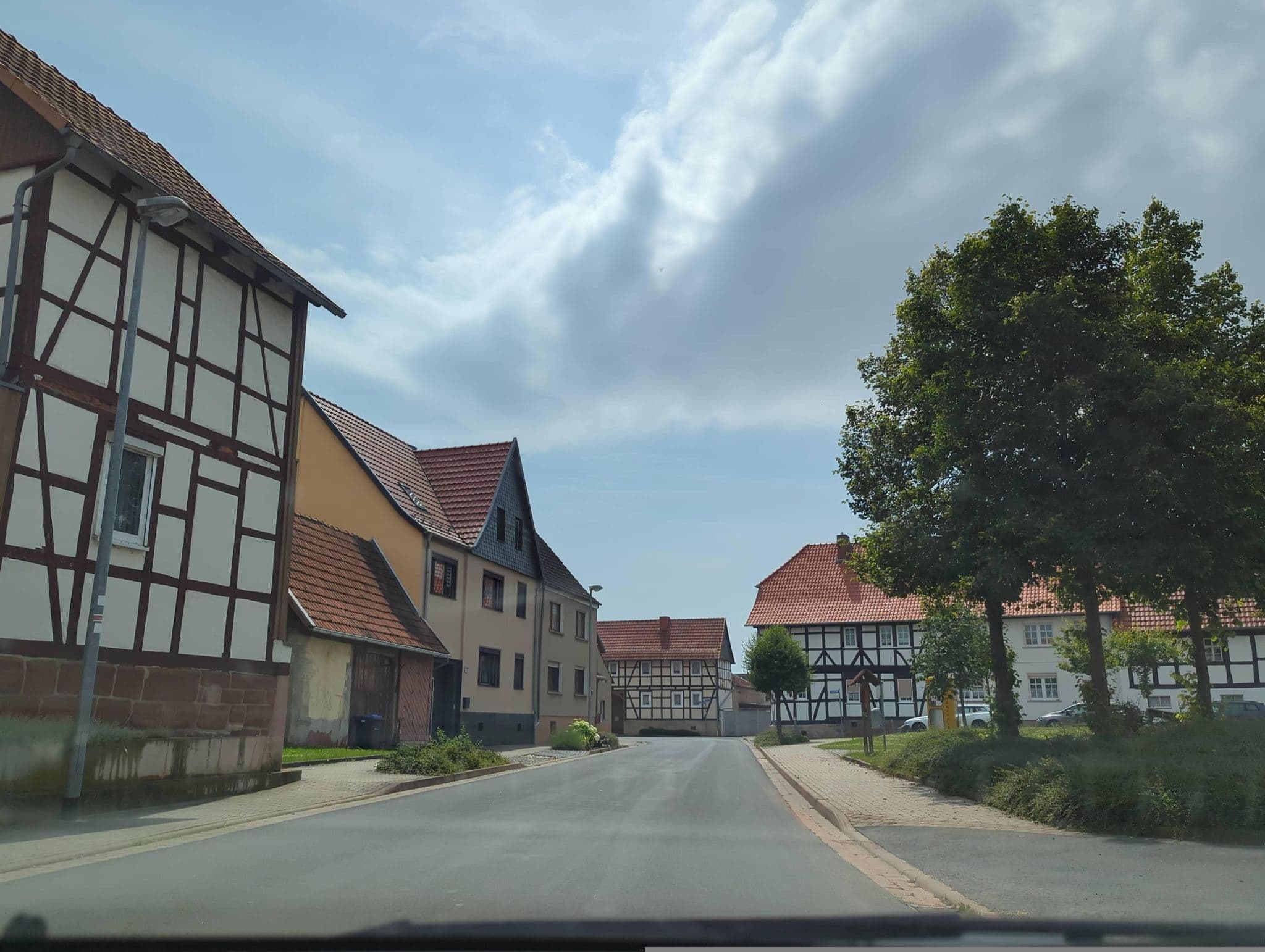 Street view near Hotel Restaurant Yiamas, Breitenworbis — © hotteliene (CC BY-SA · Mapillary)