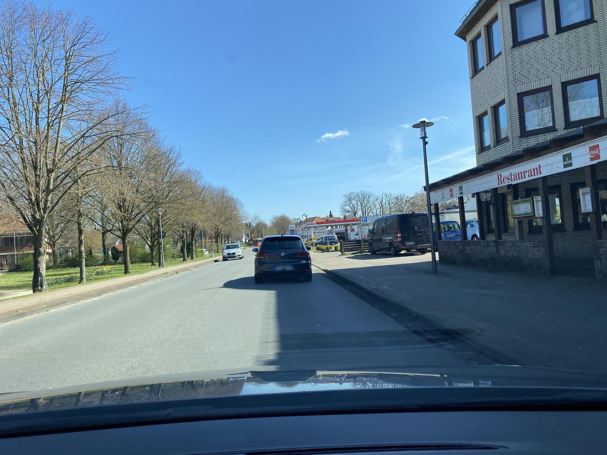 Street view near Hotel Garni Rennekamp, Oyten — © heetENkoel (CC BY-SA · Mapillary)