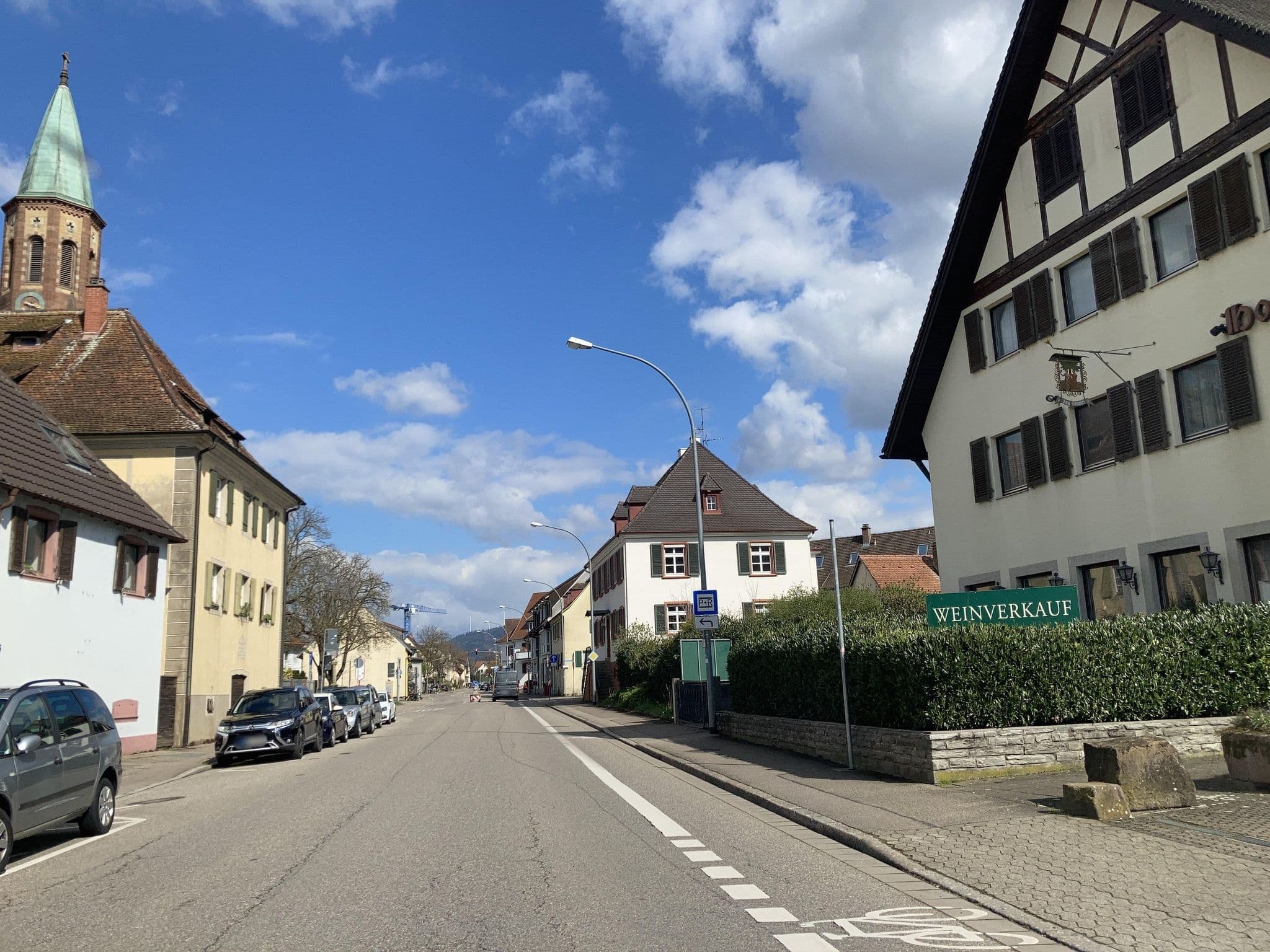 Street view near Hotel Gasthaus Rössle, Ebringen — © tasmaniadevil (CC BY-SA · Mapillary)