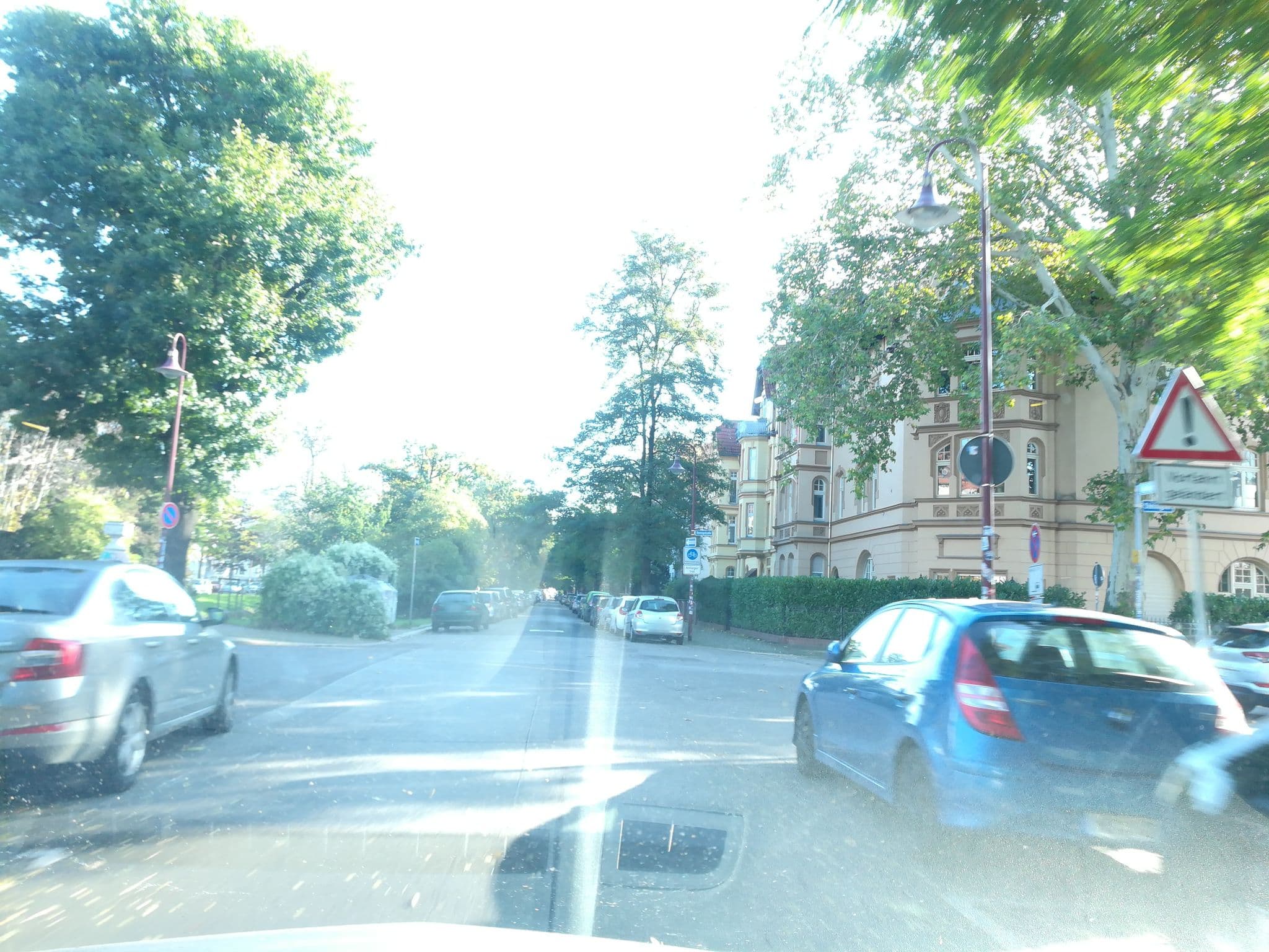 Street view near Best Western Hotel Geheimer Rat, Magdeburg — © robert46798 (CC BY-SA · Mapillary)