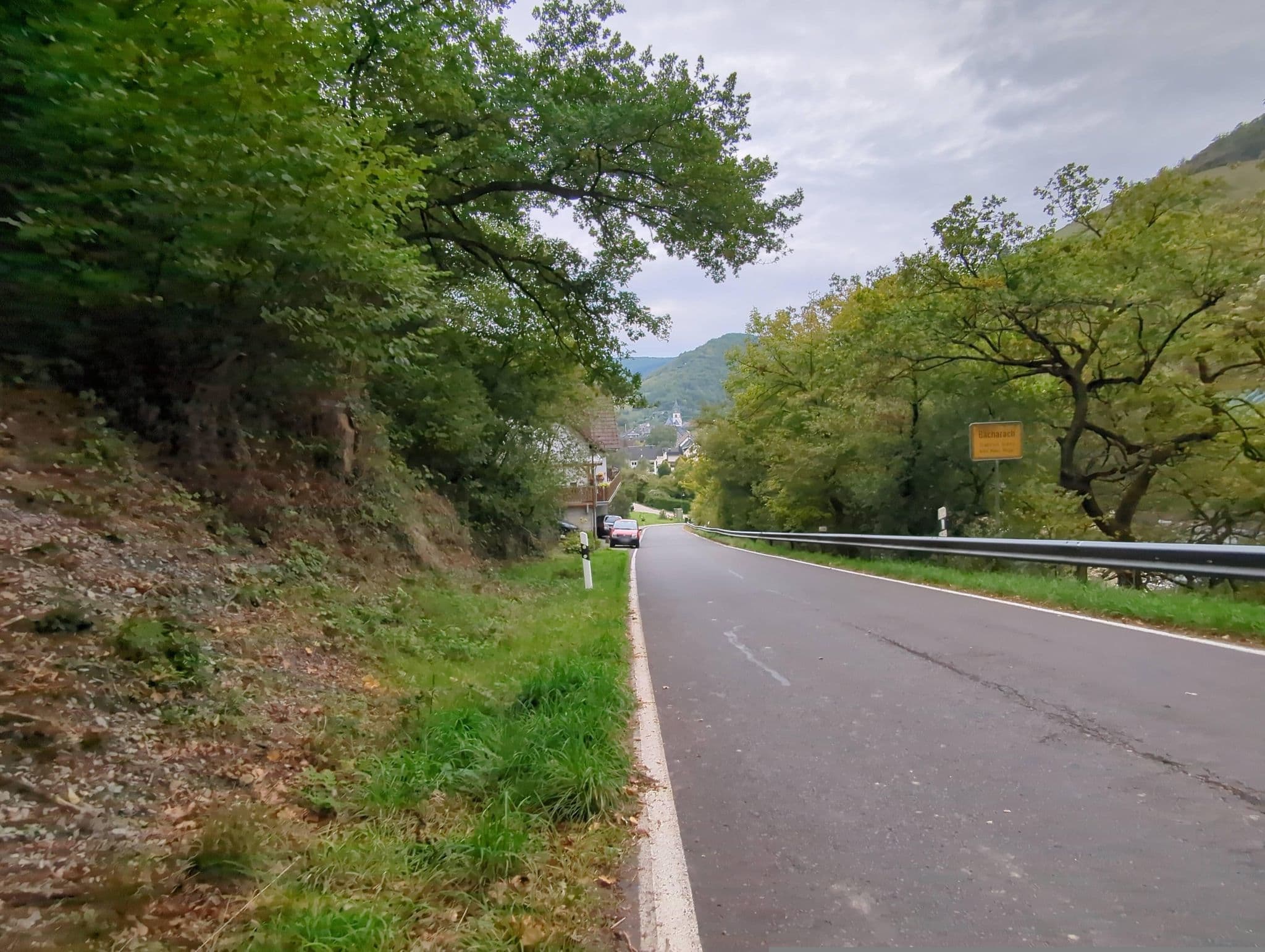 Street view near Zur alten Mühle, Bacharach — © miguel_andrade (CC BY-SA · Mapillary)