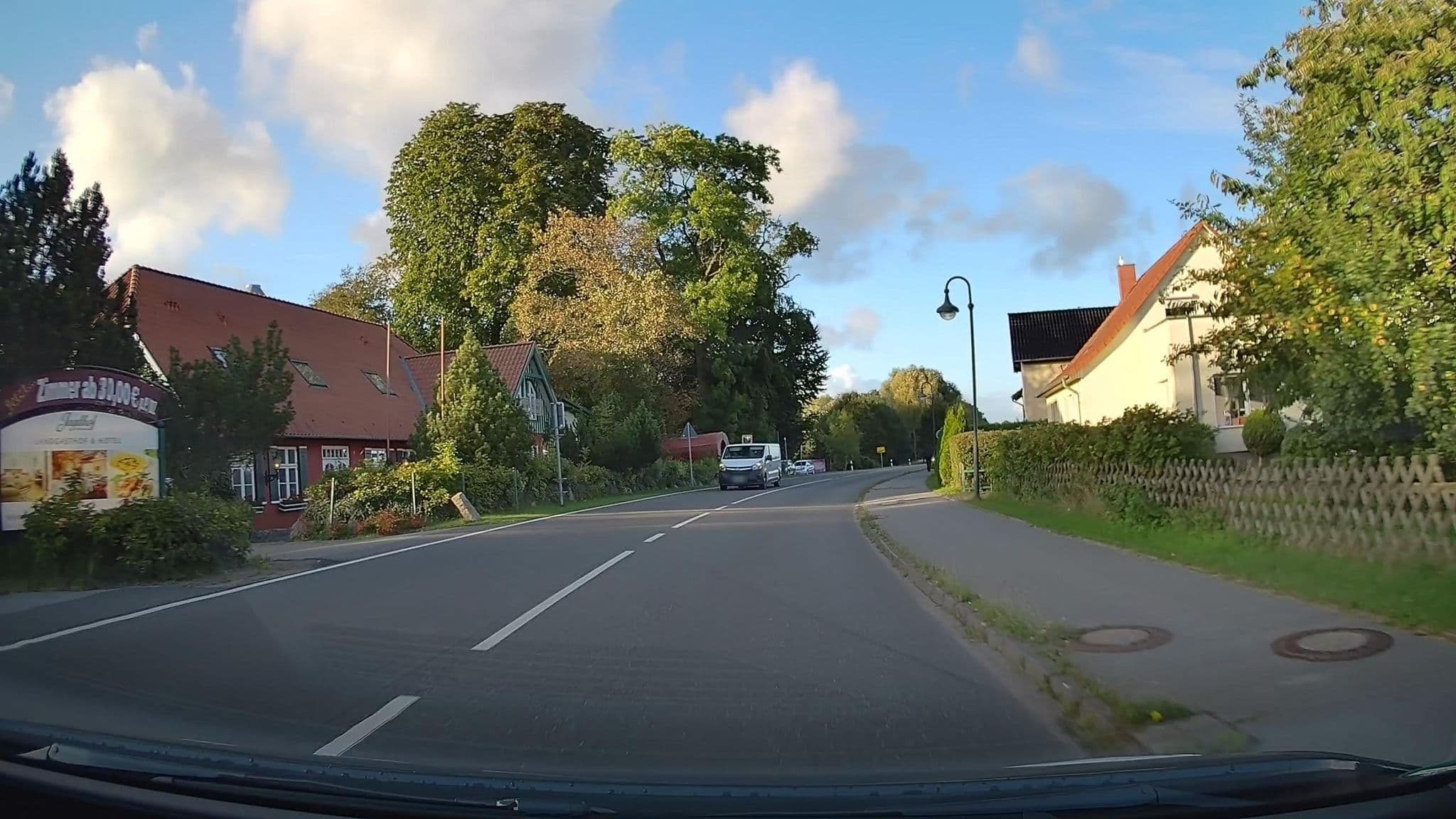 Street view near Jagdhof Negast, Wendorf — © hendel (CC BY-SA · Mapillary)