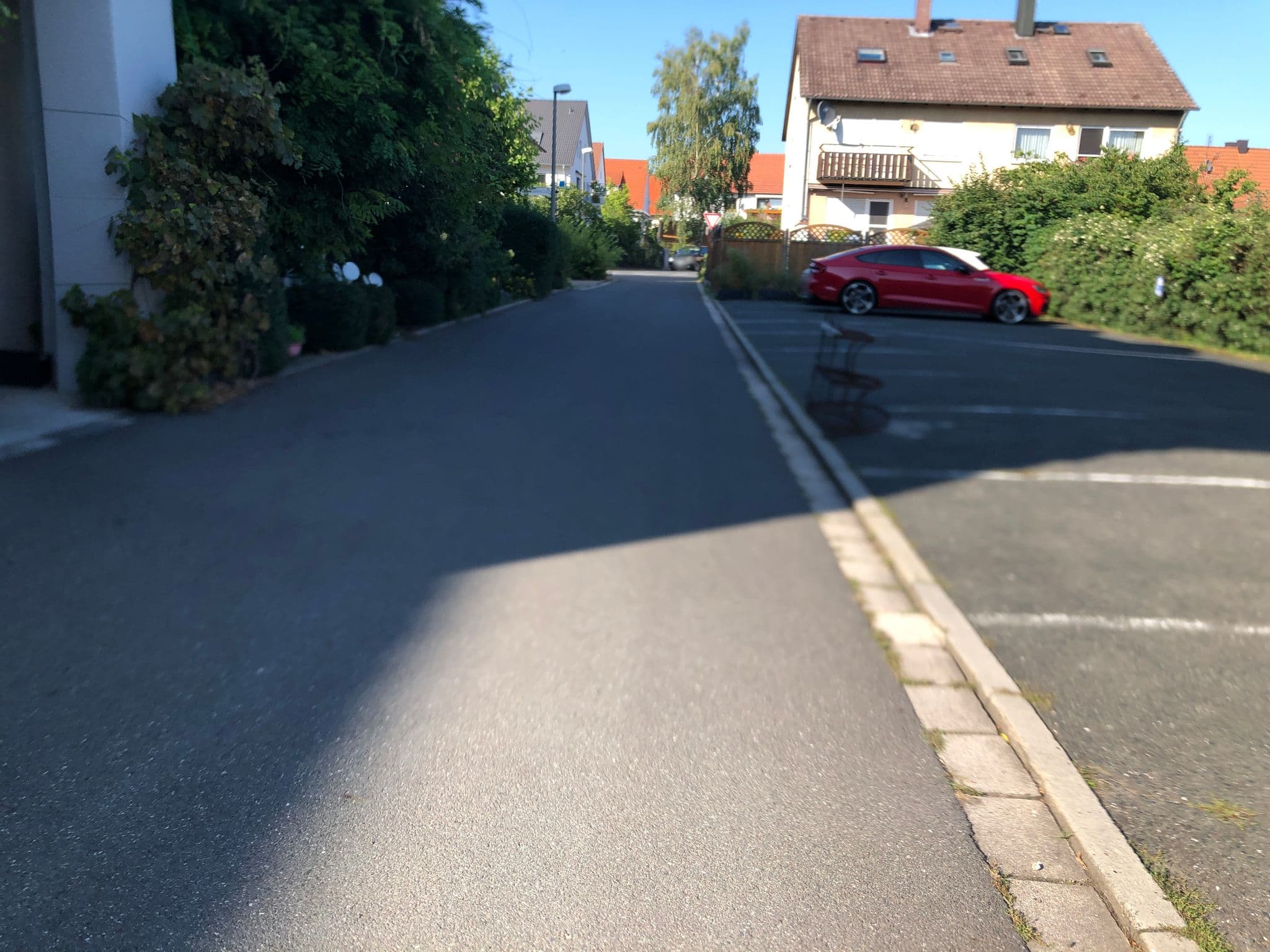 Street view near Lachnerhof, Erlangen — © danfuh (CC BY-SA · Mapillary)