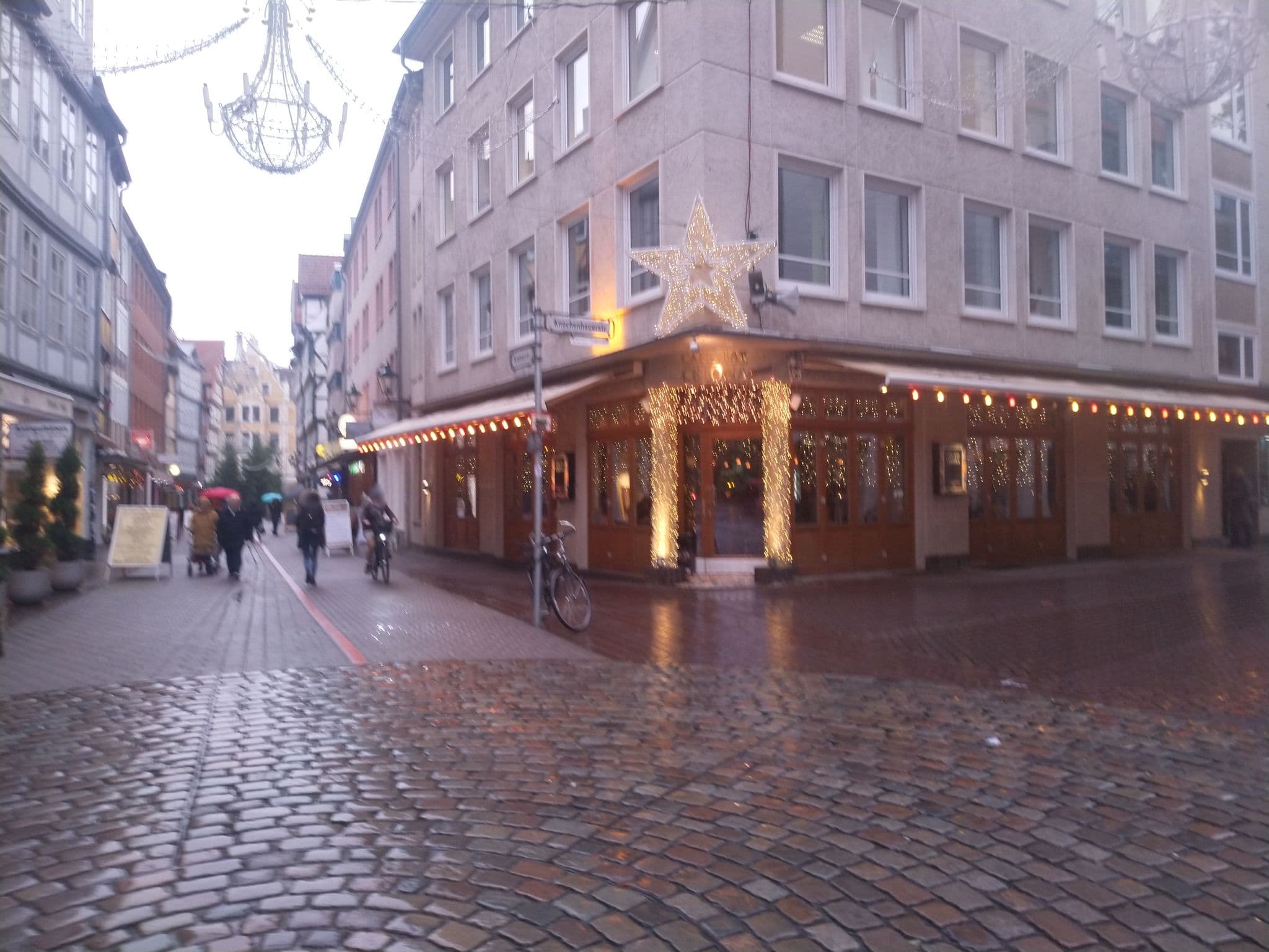 Street view near Hanns-Lilje-Haus, Hannover — © pablopita (CC BY-SA · Mapillary)