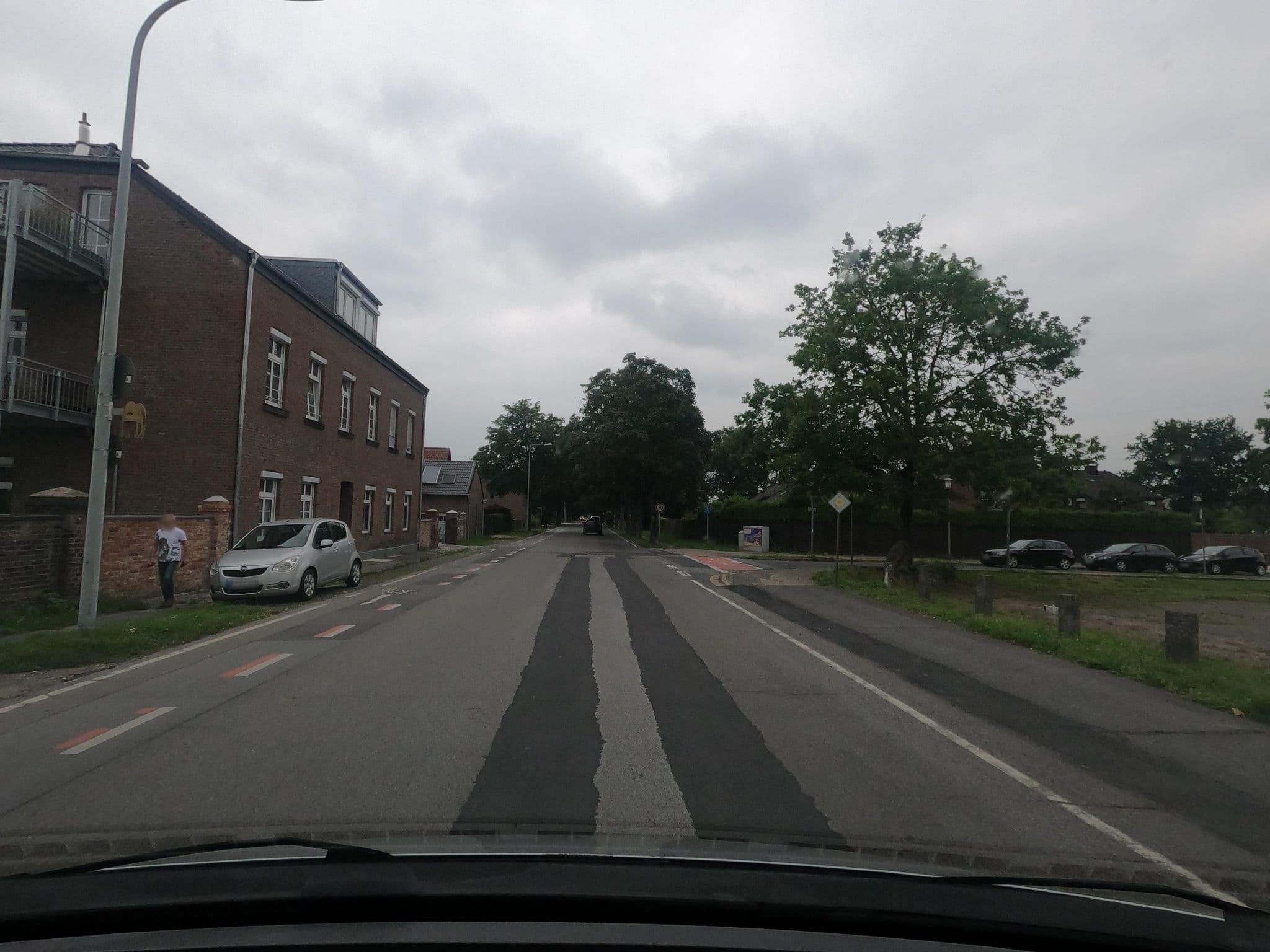 Street view near Rheinschenke, Linn — © saschahaberkorn (CC BY-SA · Mapillary)