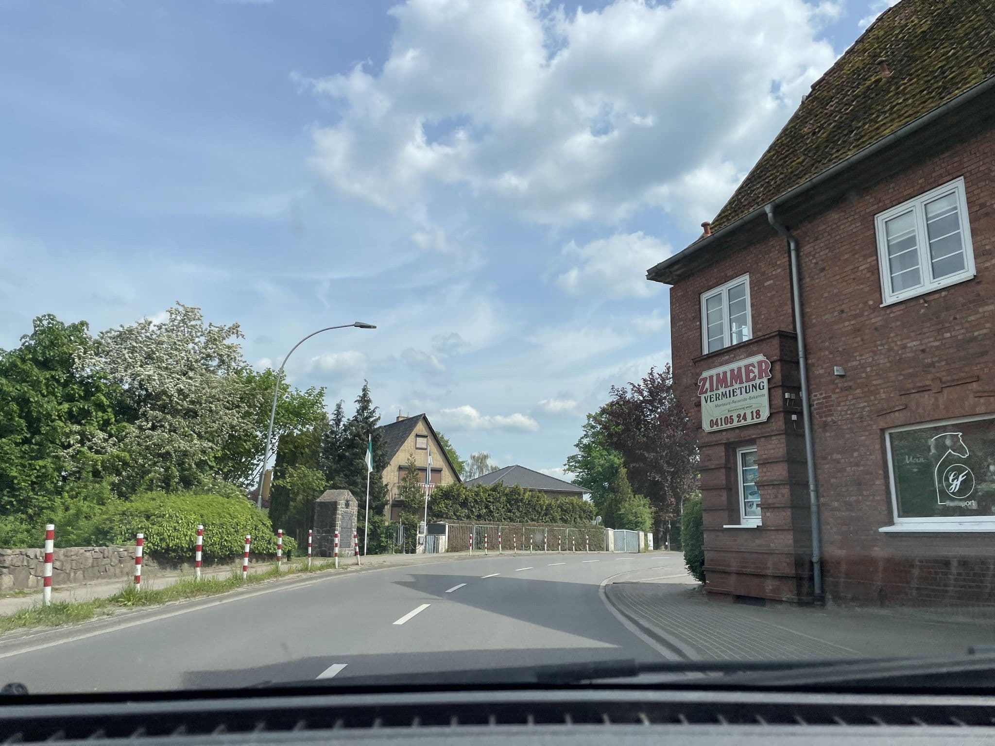 Street view near Zimmervermietung Wülfken, Bendestorf — © hotteliene (CC BY-SA · Mapillary)