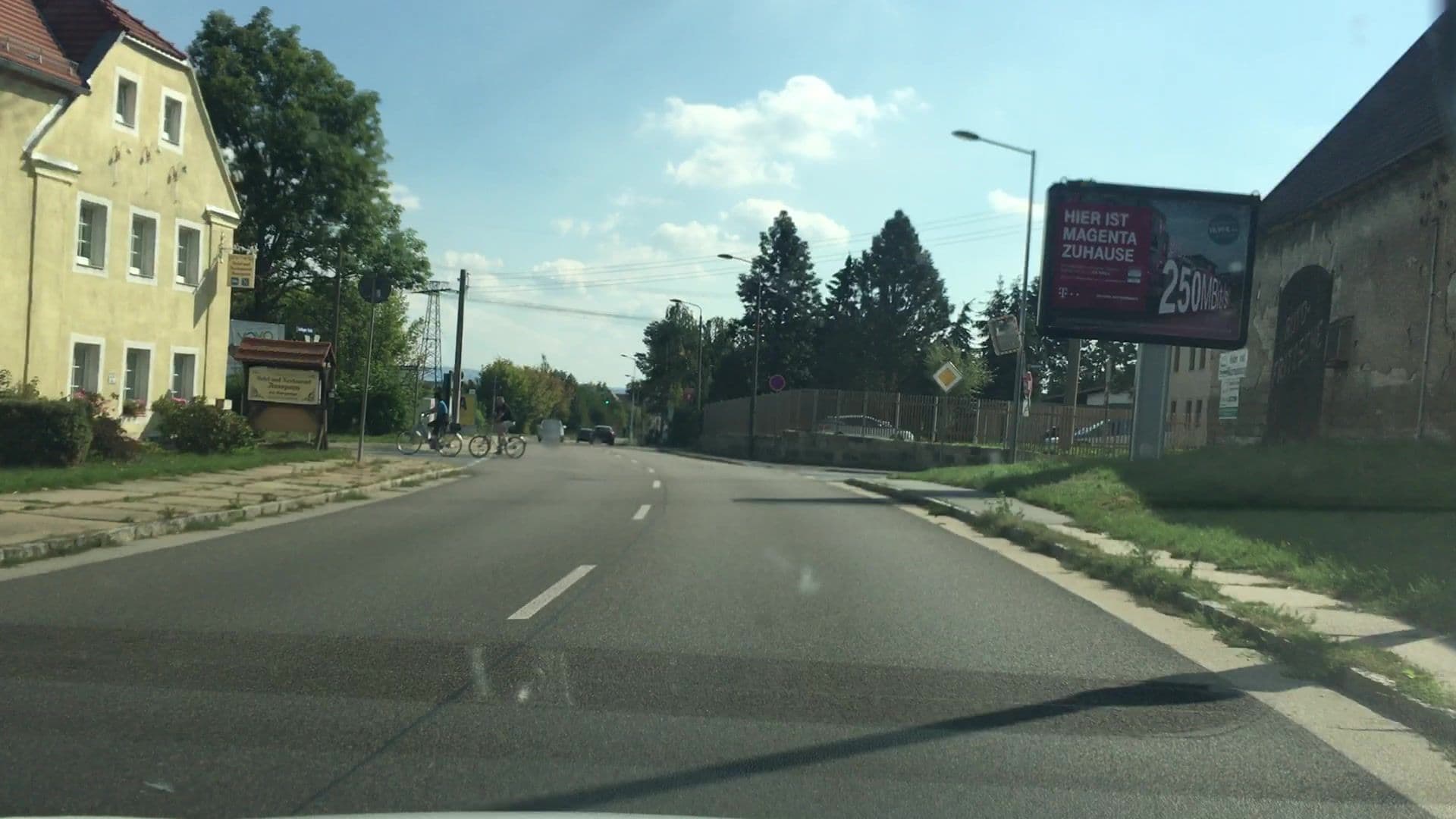 Street view near Hotel Ausspann, Heidenau — © lvl5 (CC BY-SA · Mapillary)