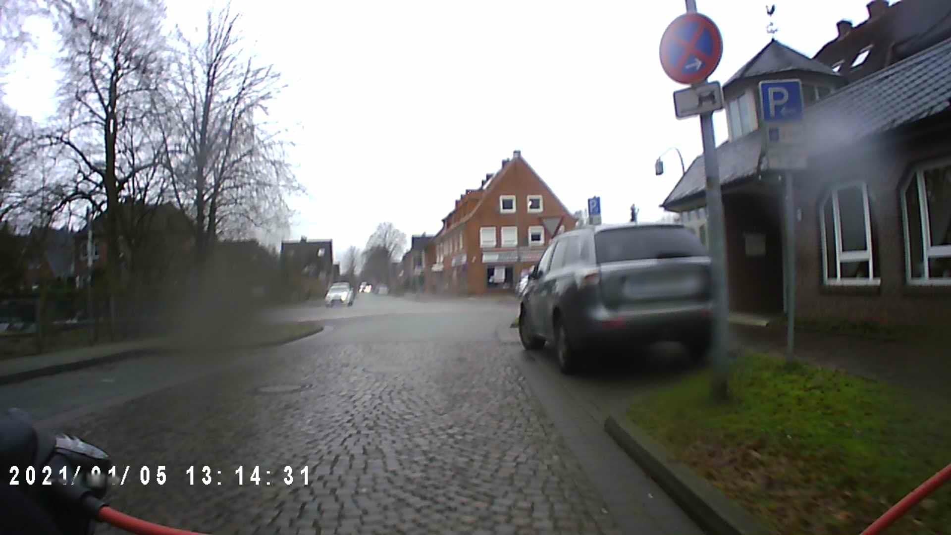 Street view near Hotel Sophien-Cafe, Leer — © ezinge (CC BY-SA · Mapillary)
