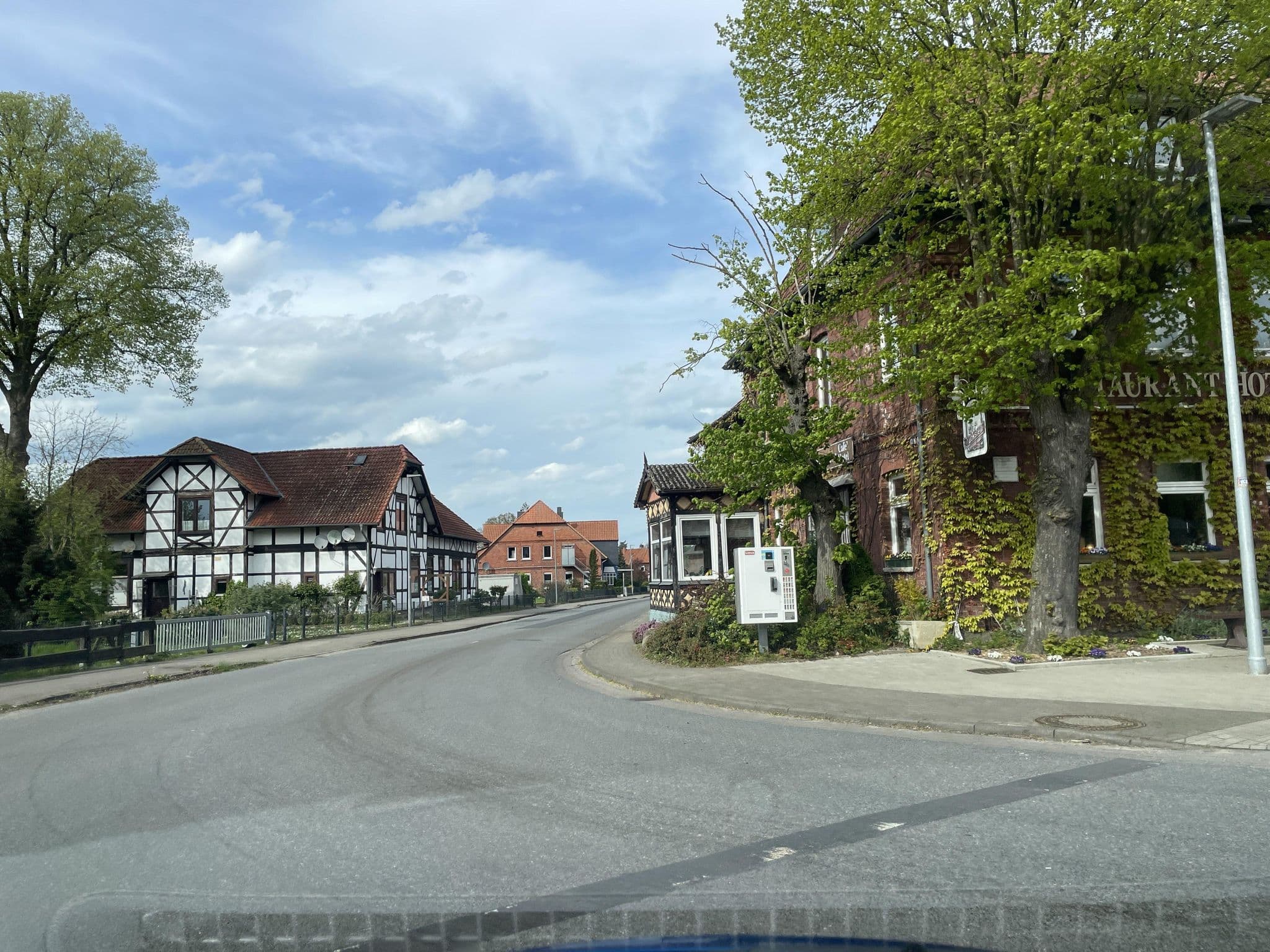 Street view near Neetzer Hof, Thomasburg — © hotteliene (CC BY-SA · Mapillary)