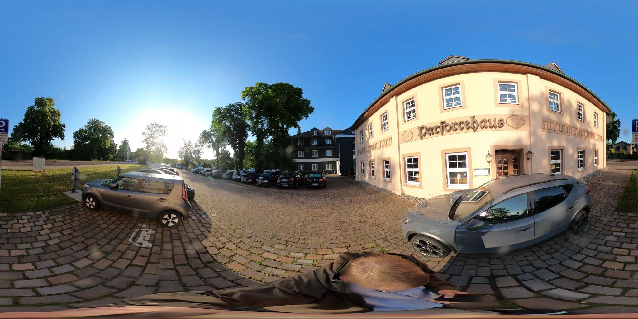 Street view near SL'otel im Parforcehaus, Bernburg — © peterleth (CC BY-SA · Mapillary)