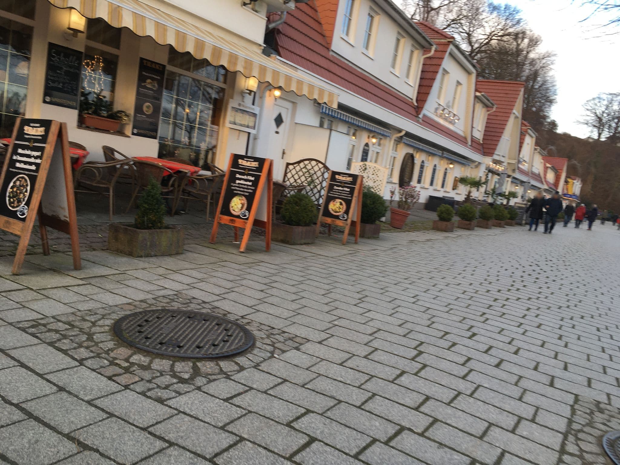 Street view near Gastmahl des Meeres, Sassnitz — © changchun1 (CC BY-SA · Mapillary)