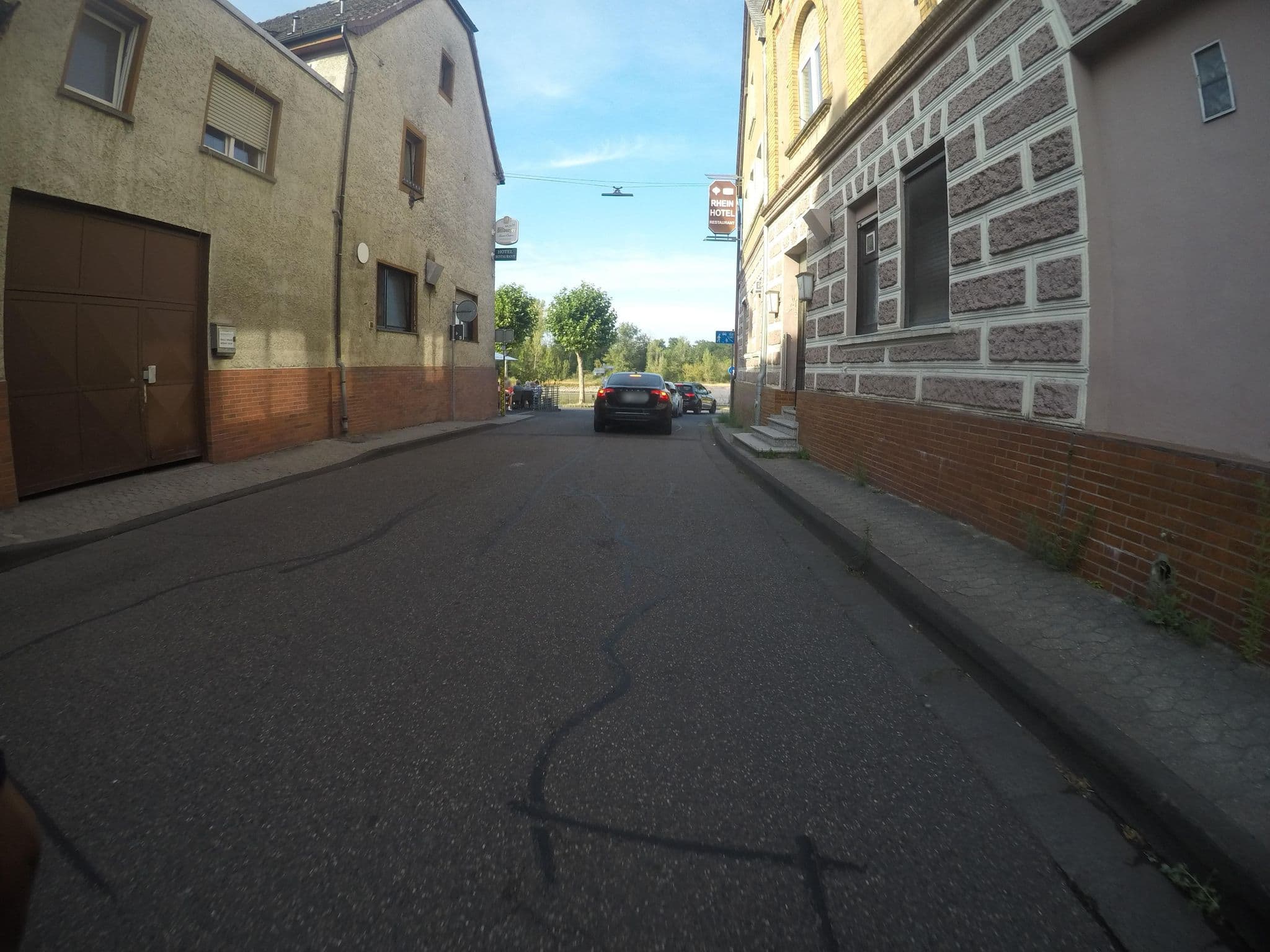 Street view near Hotel Vater Rhein, Weißenthurm — © mfa (CC BY-SA · Mapillary)