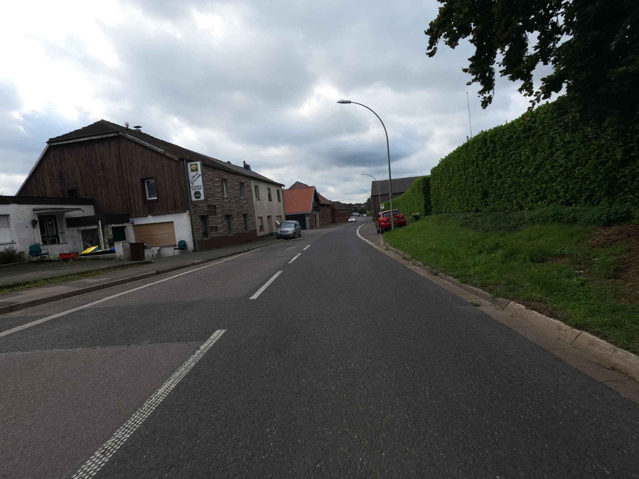 Street view near Hotel-Restaurant Schmitz-Hülser, Viersen — © hektor1989 (CC BY-SA · Mapillary)