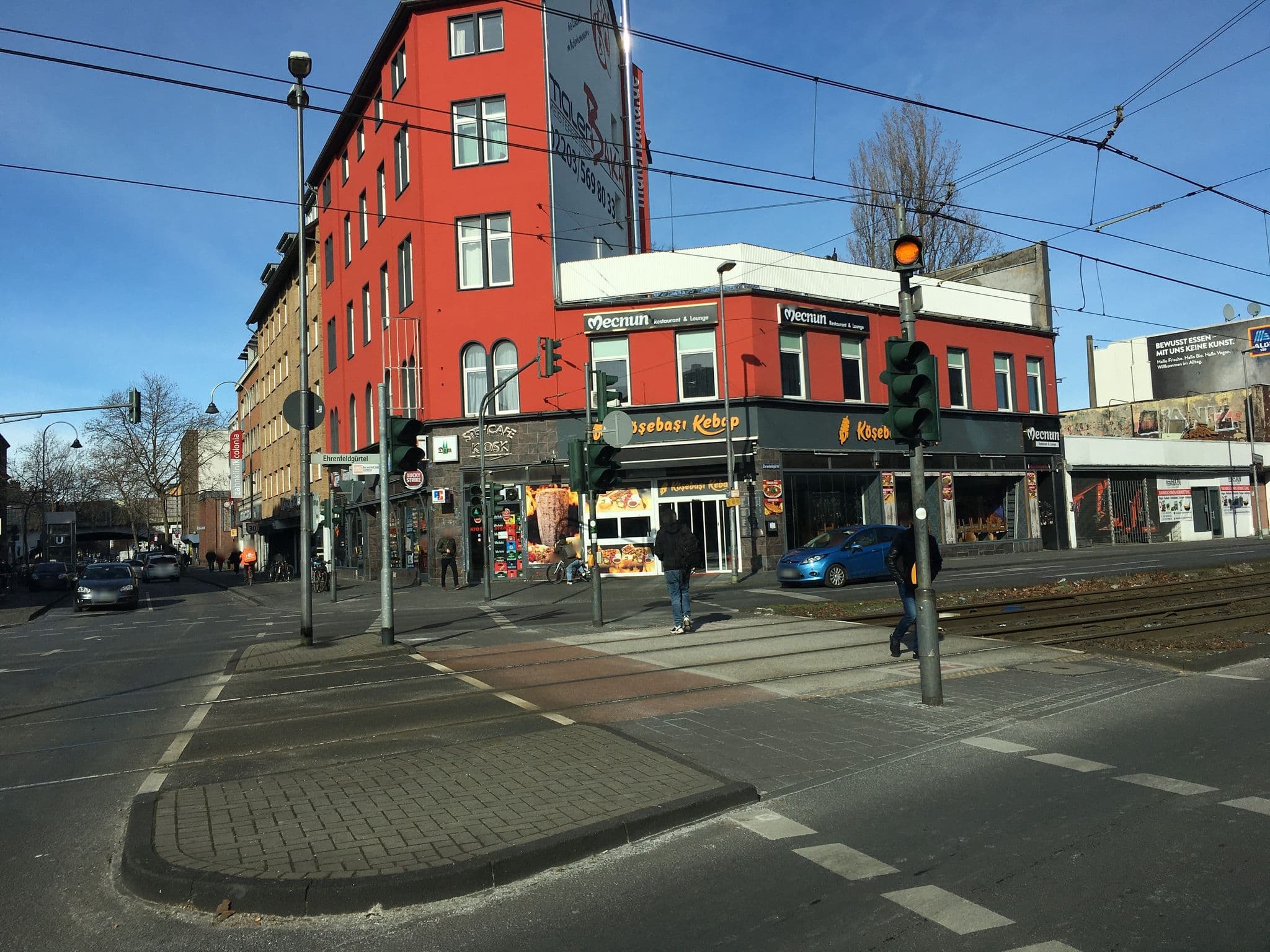 Street view near Kölnotel, Neuehrenfeld — © raymond (CC BY-SA · Mapillary)