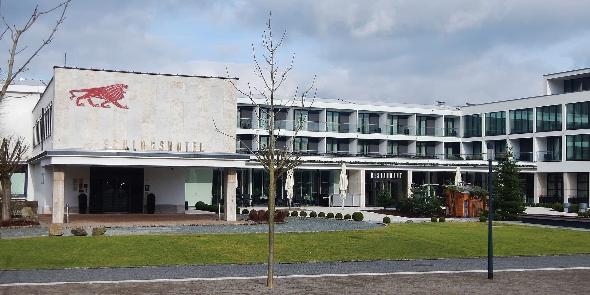 Schlosshotel Bad Wilhelmshöhe (via Wikimedia Commons, CC BY 3.0)