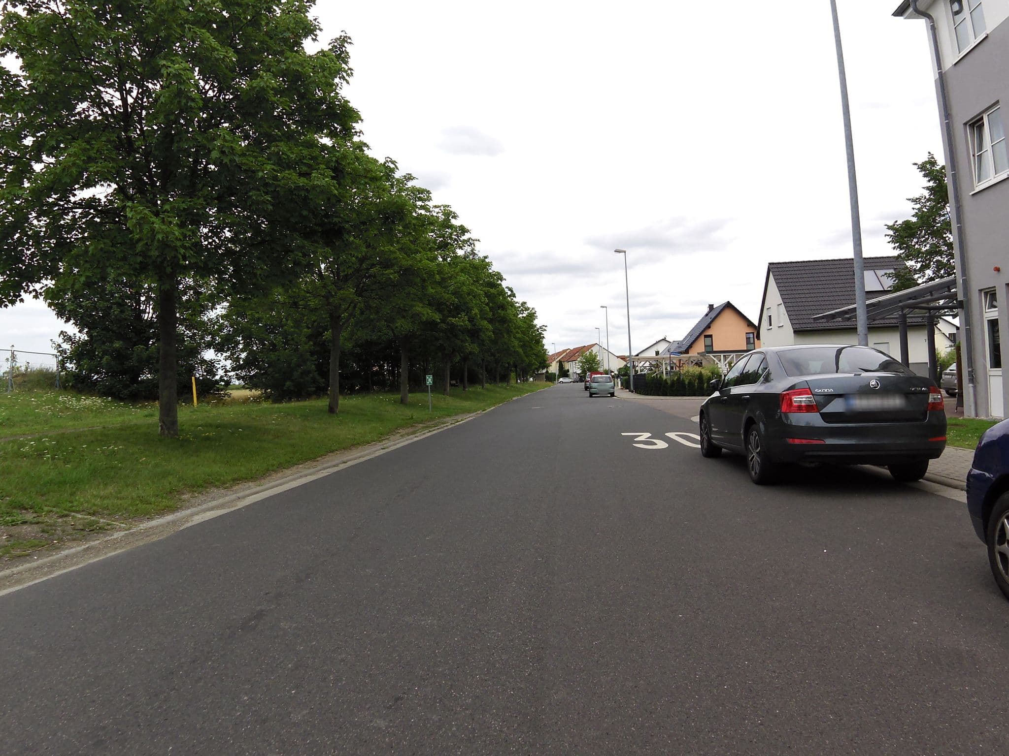 Street view near Achat Hotel, Breitenfeld — © zoegglmeyr (CC BY-SA · Mapillary)