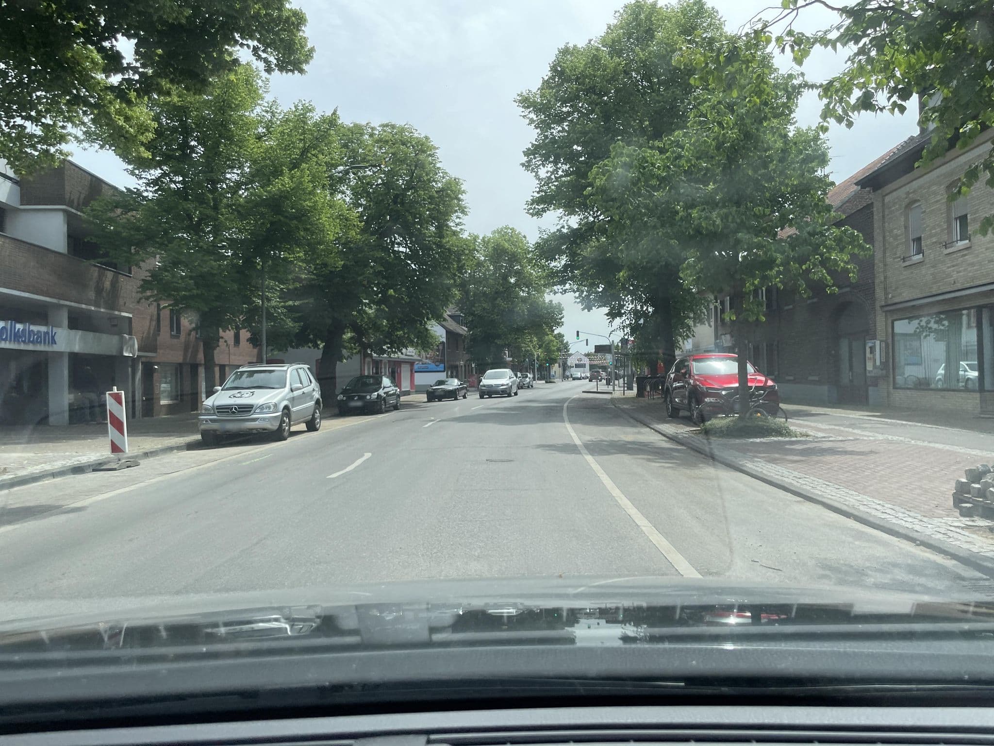 Street view near Hotel Garni Kasteel-Scholl, Schwalmtal — © endradon (CC BY-SA · Mapillary)